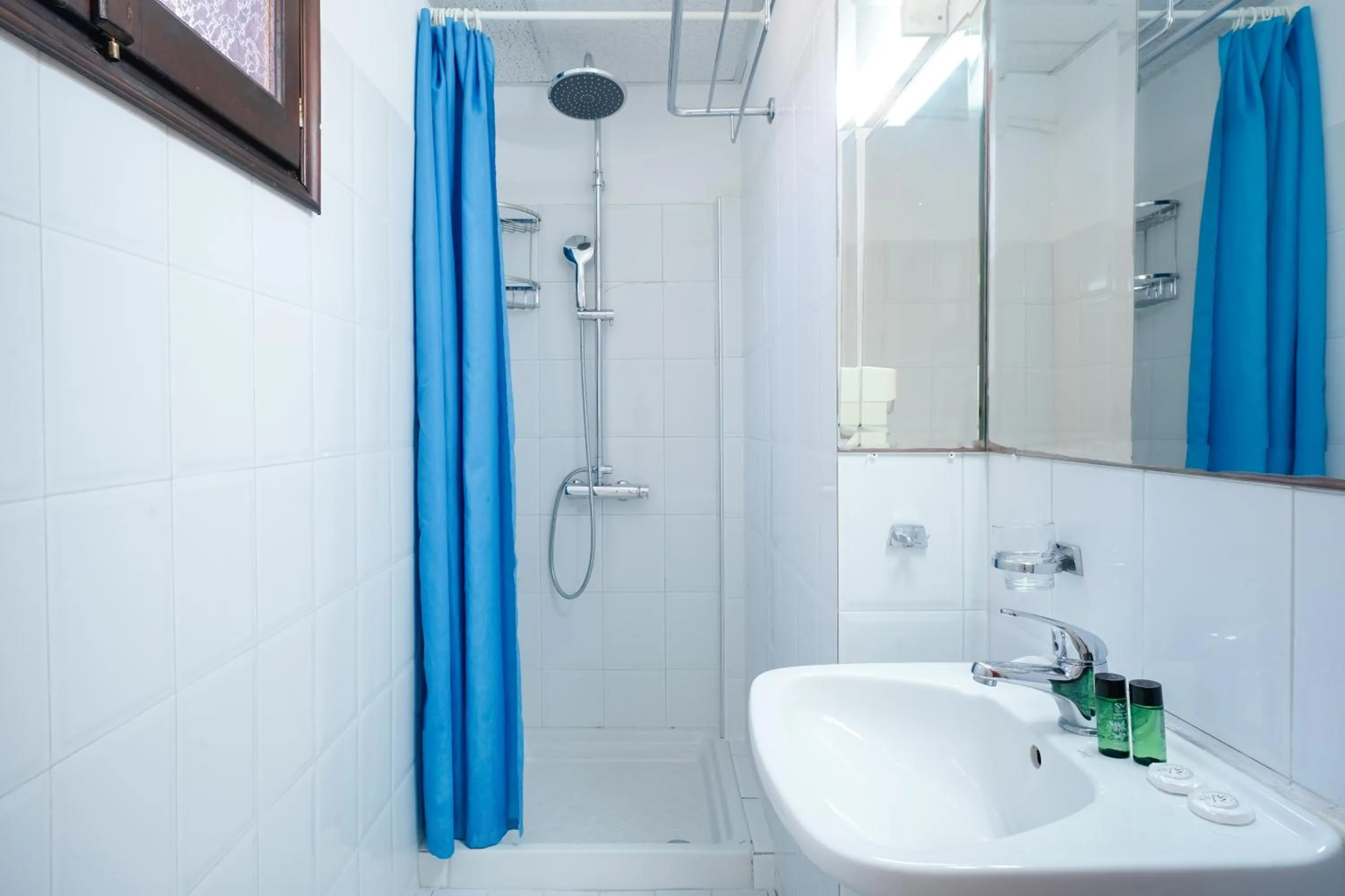 Toilet in Kamelia & Semeli Hotel