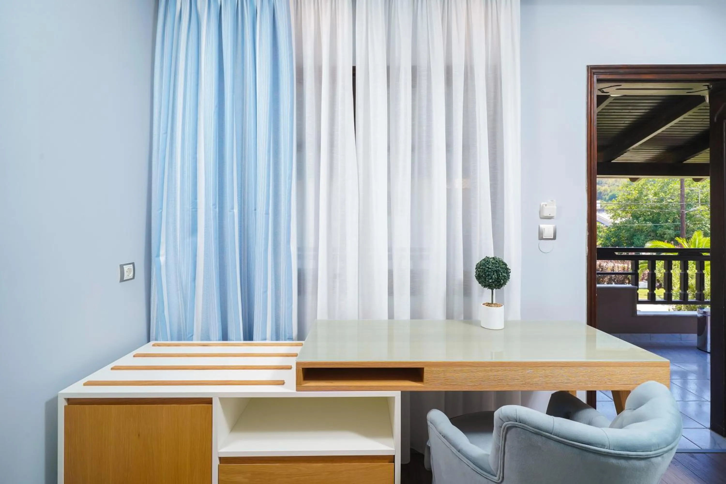 Coffee/tea facilities in Kamelia & Semeli Hotel