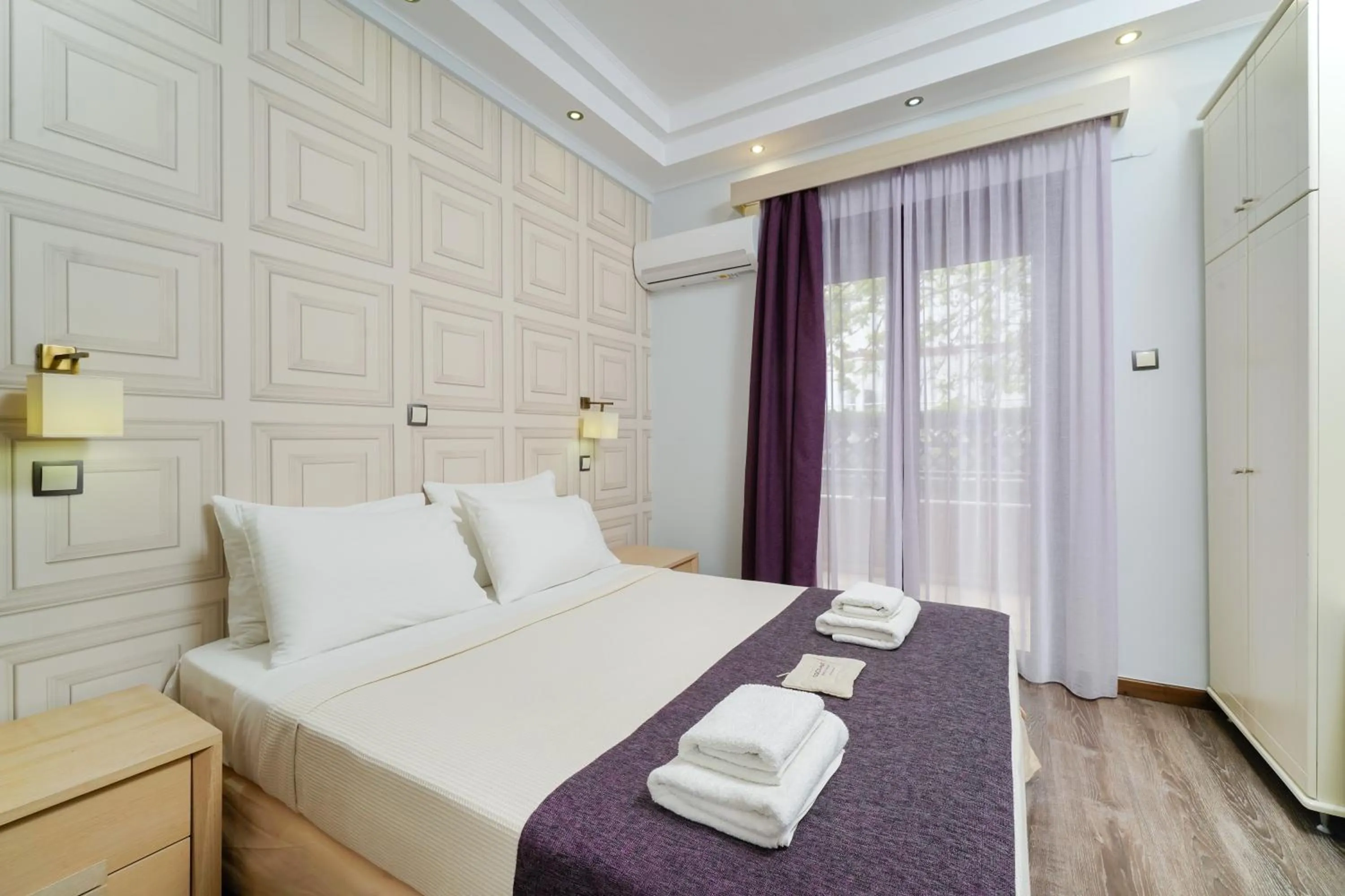 Bedroom, Bed in Kamelia & Semeli Hotel