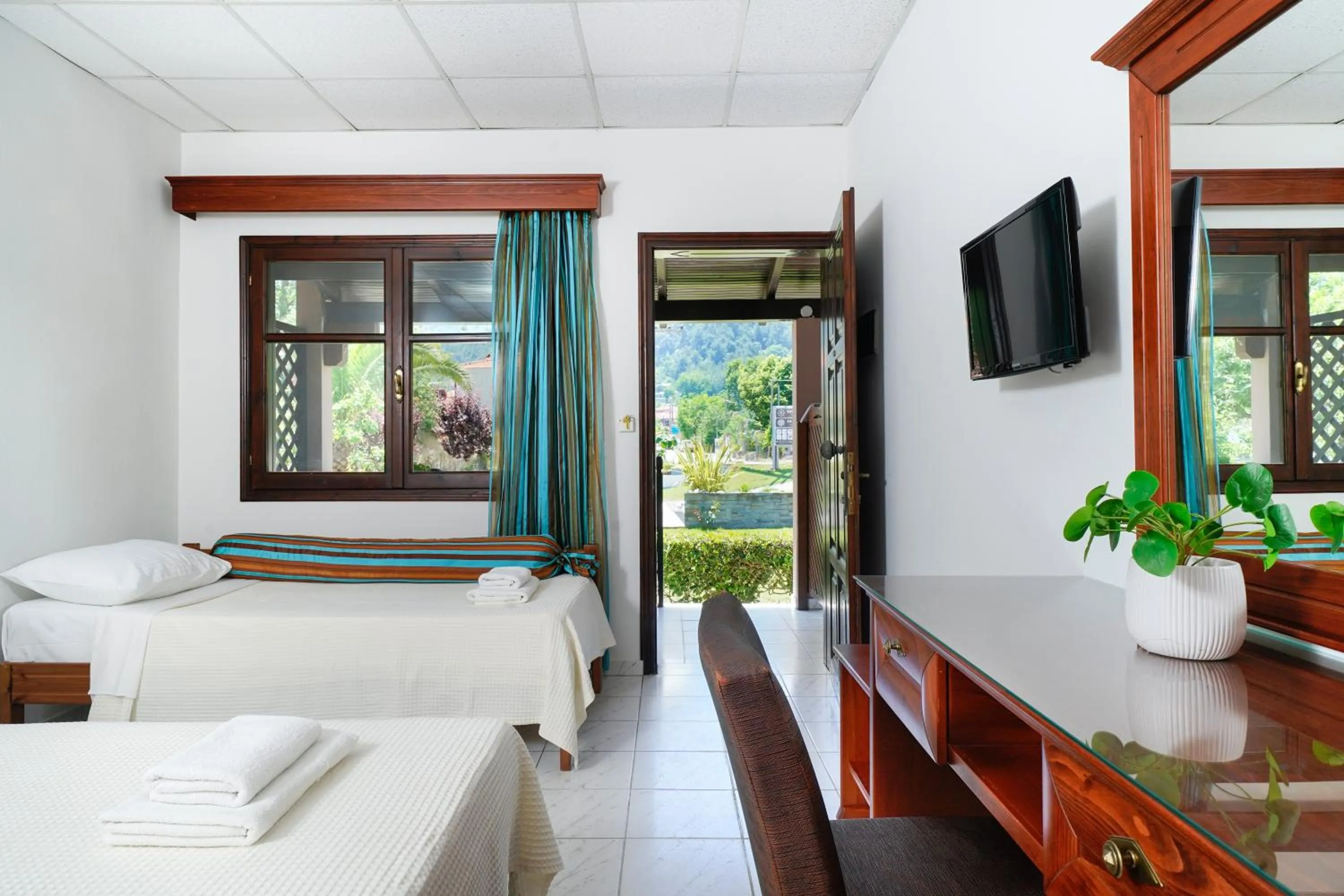 View (from property/room), Bed in Kamelia & Semeli Hotel