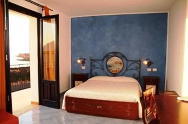 Photo of the whole room, Bed in Torre Salina