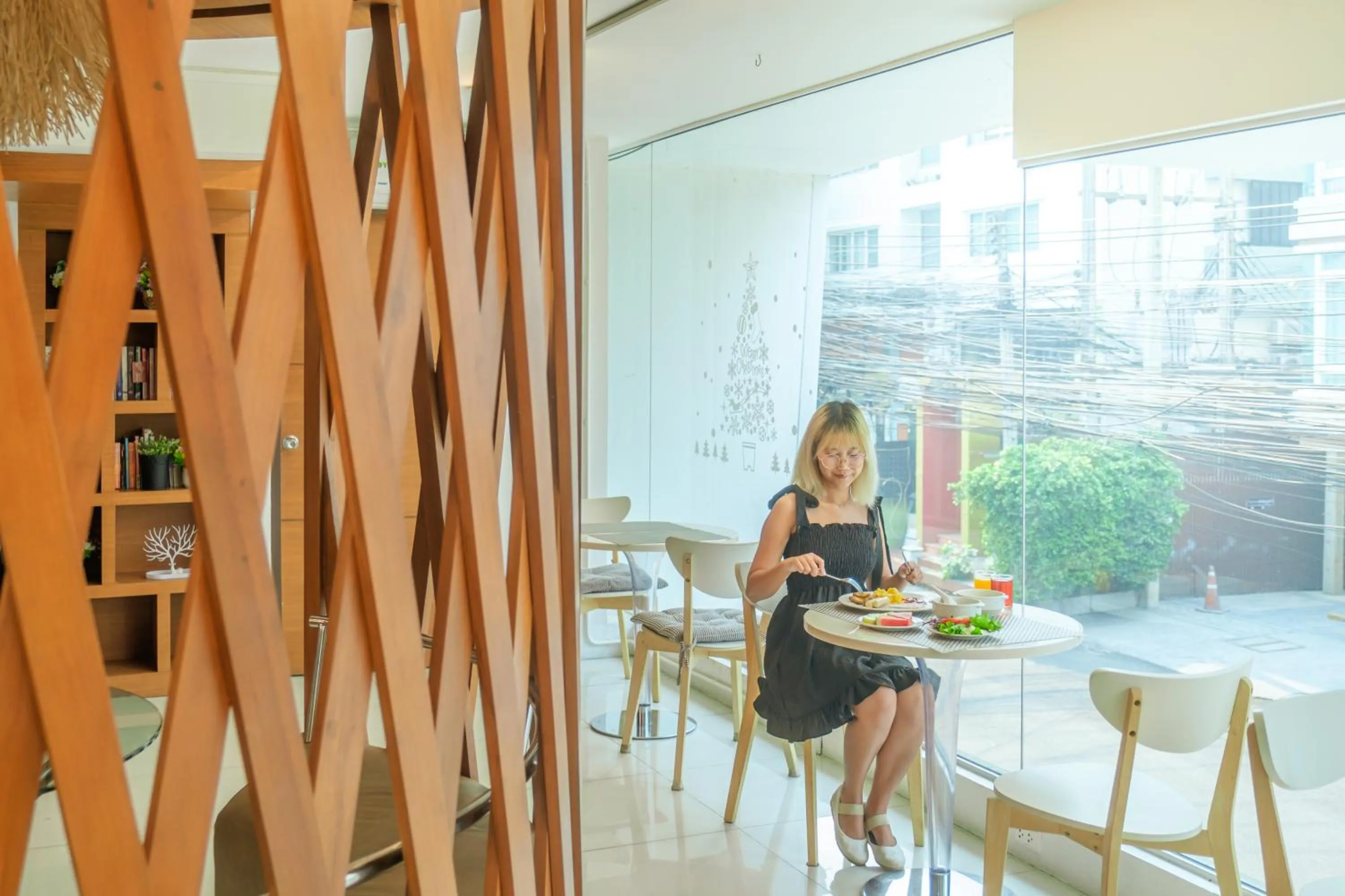 Restaurant/places to eat in Nimman Mai Design Hotel Chiang Mai