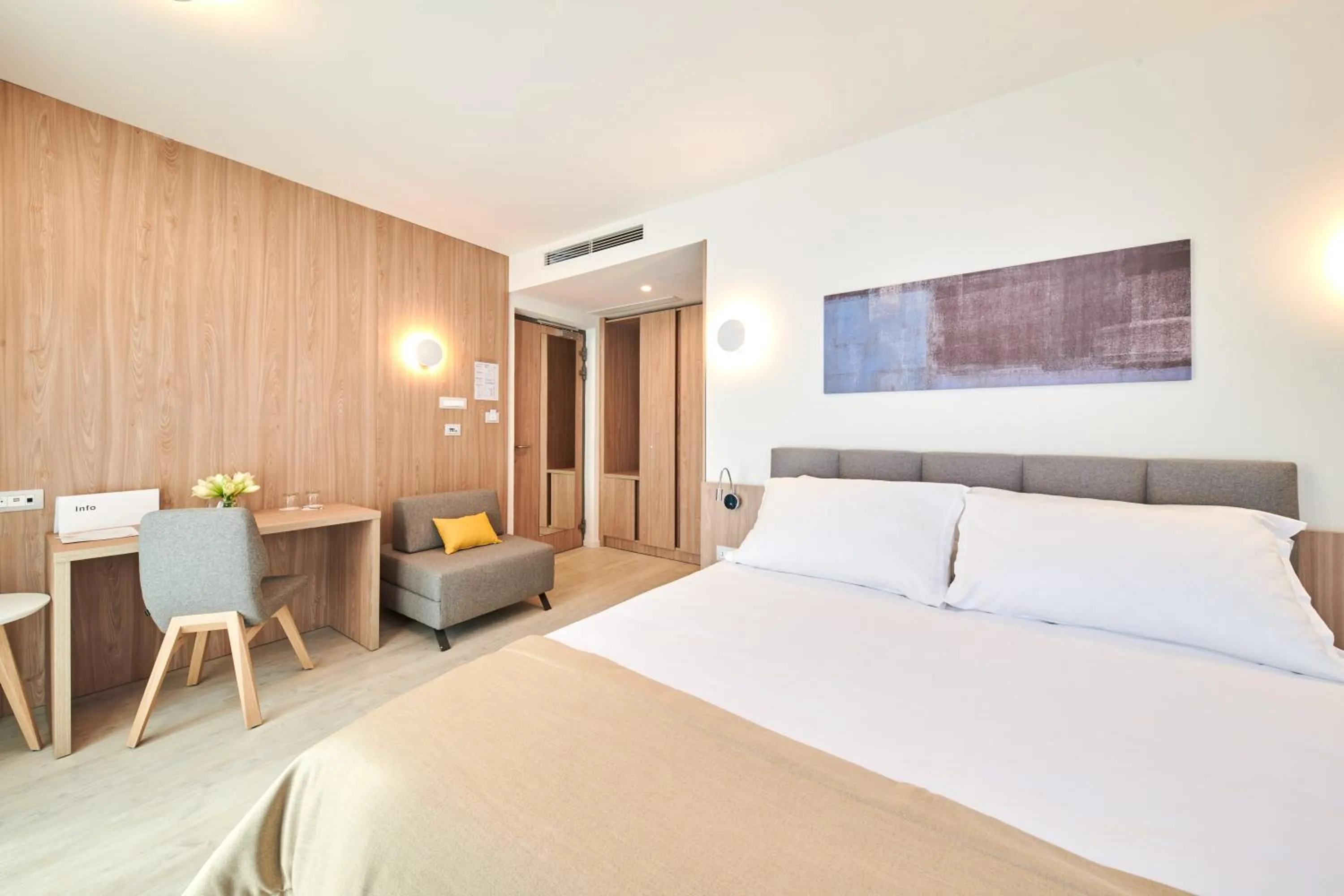 Seating area, Bed in Garden Suites Umag Plava Laguna