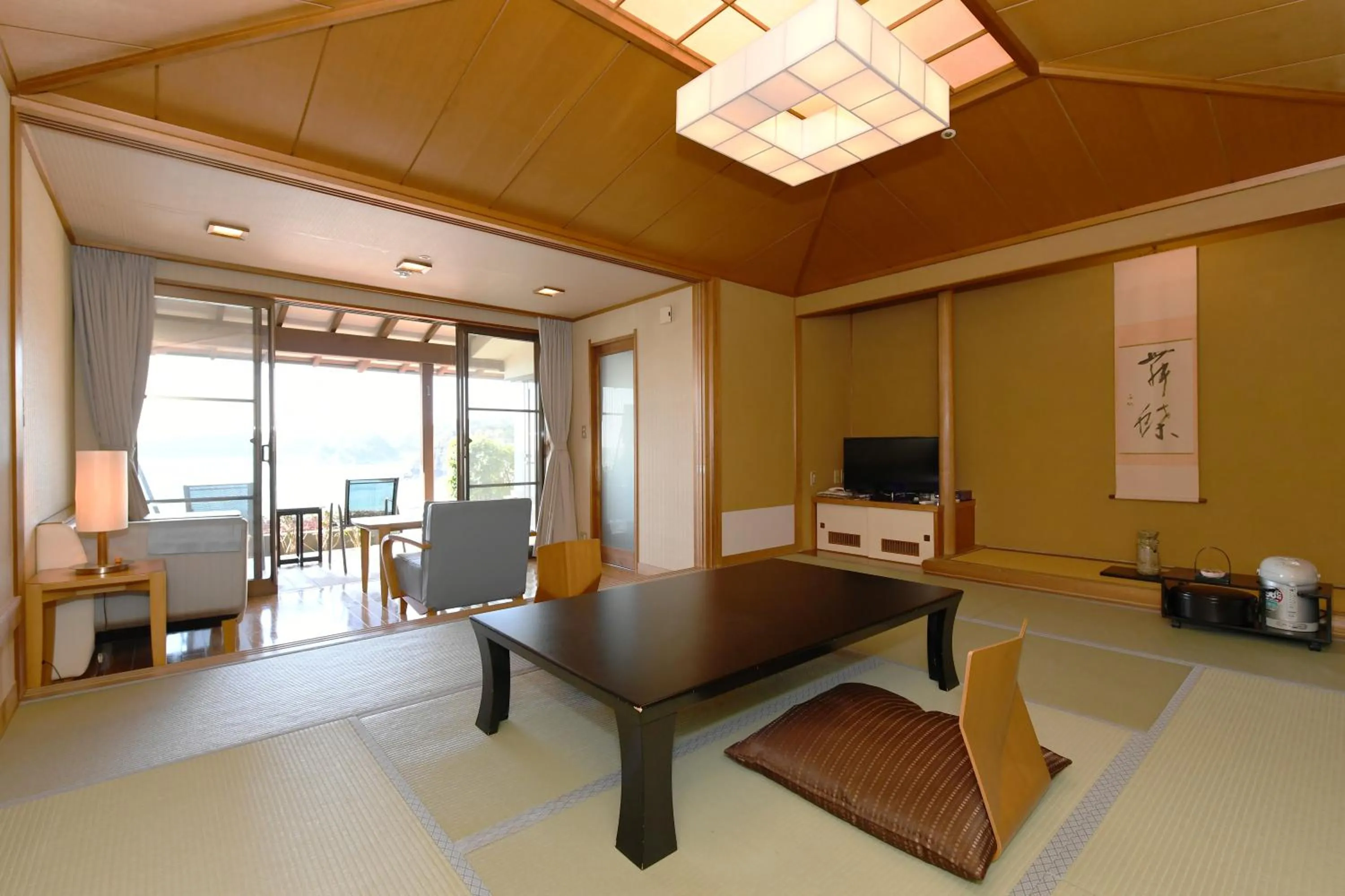 Photo of the whole room in Shimoda Yamatokan