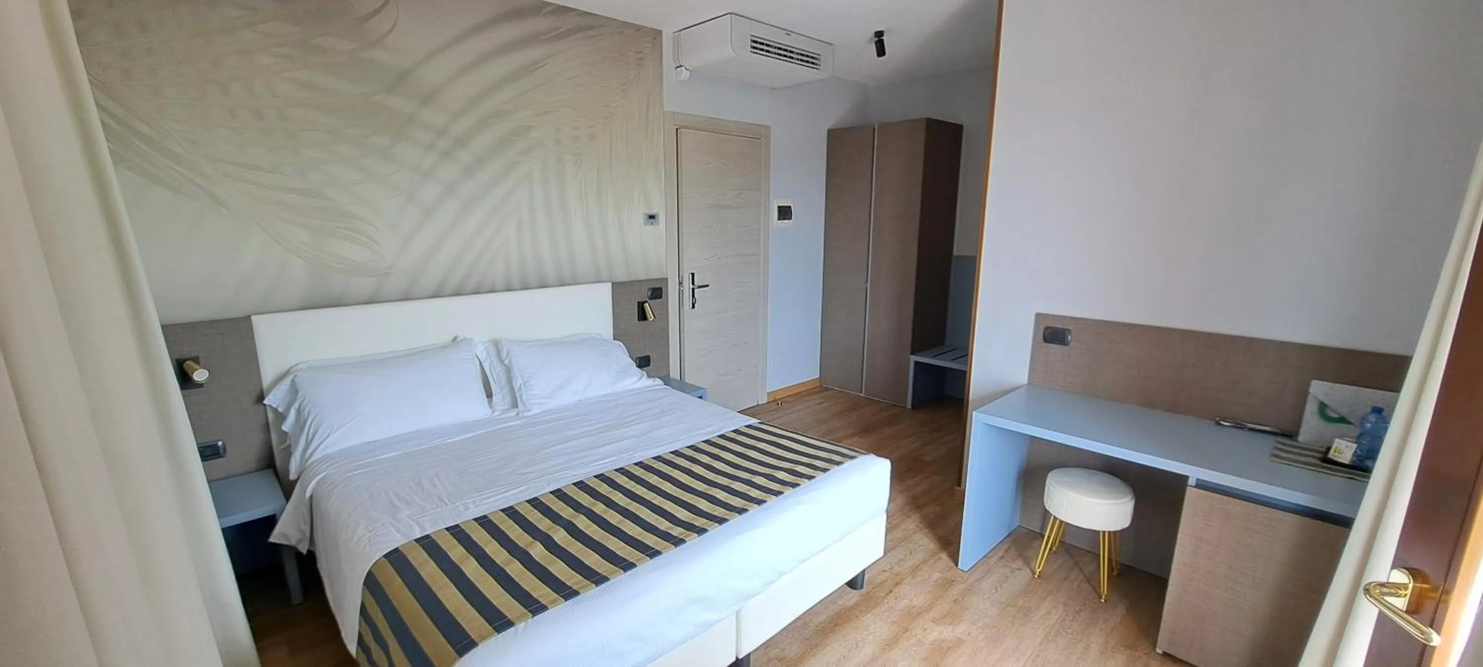 Bed in Hotel B&B Fortuna