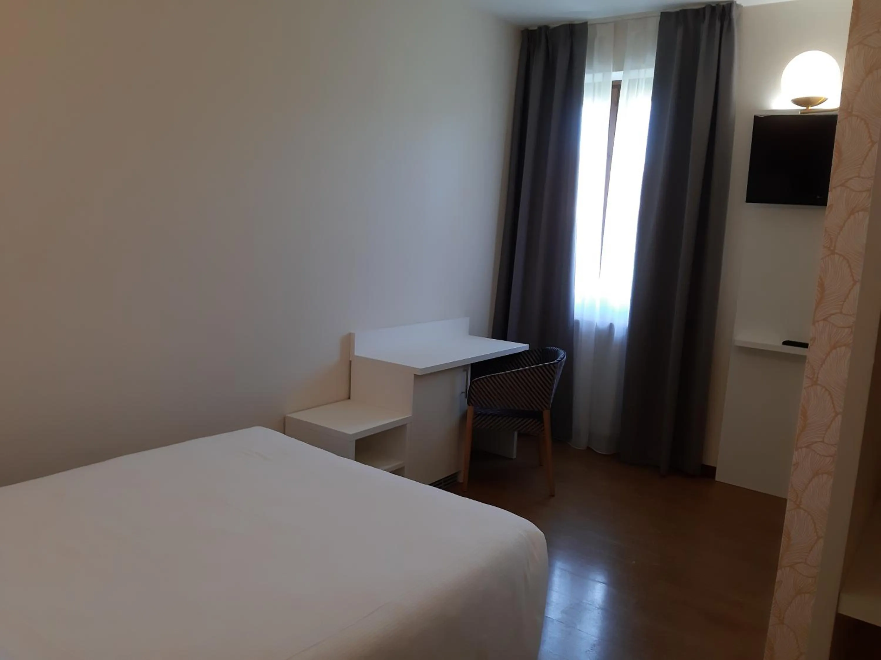 Bed in Hotel B&B Fortuna