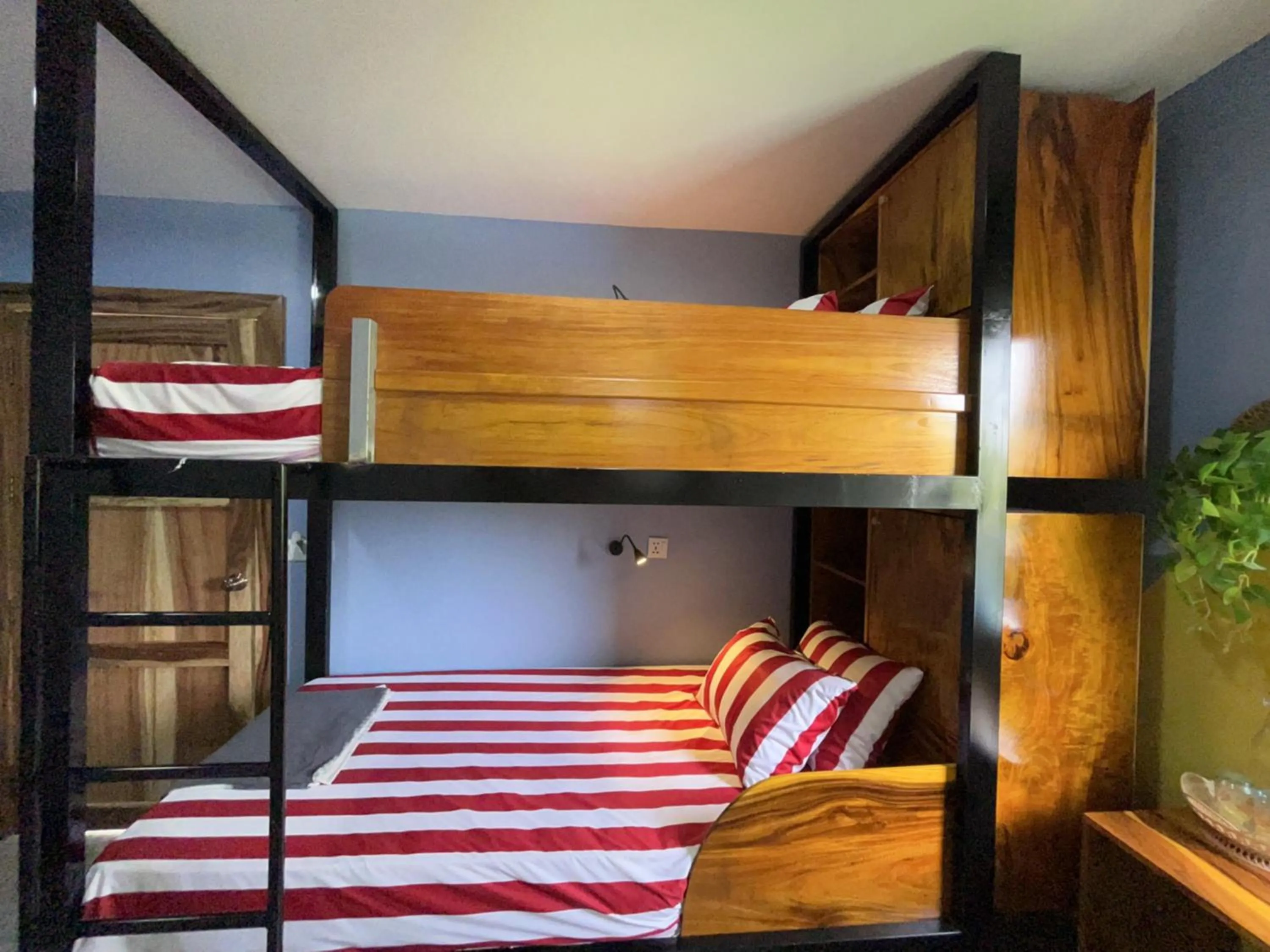 Bedroom, Bed in Por Chey