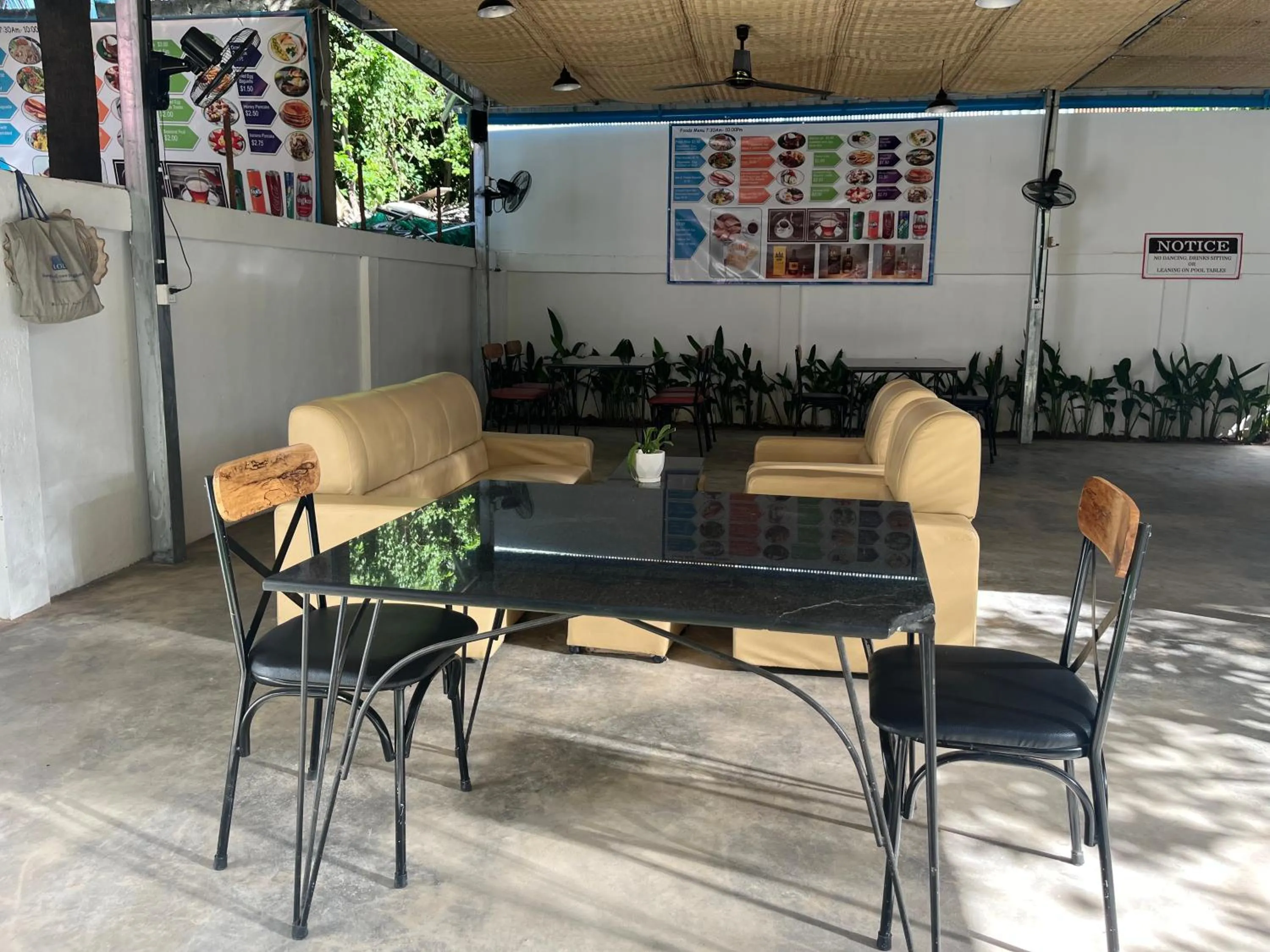 Lounge or bar in Por Chey