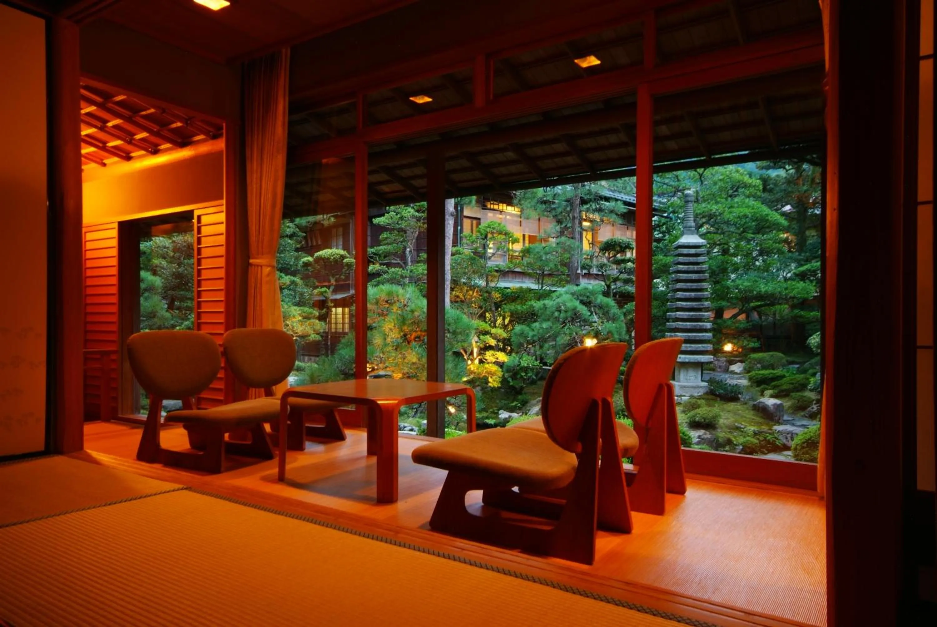 Seating area in Nishimuraya Honkan