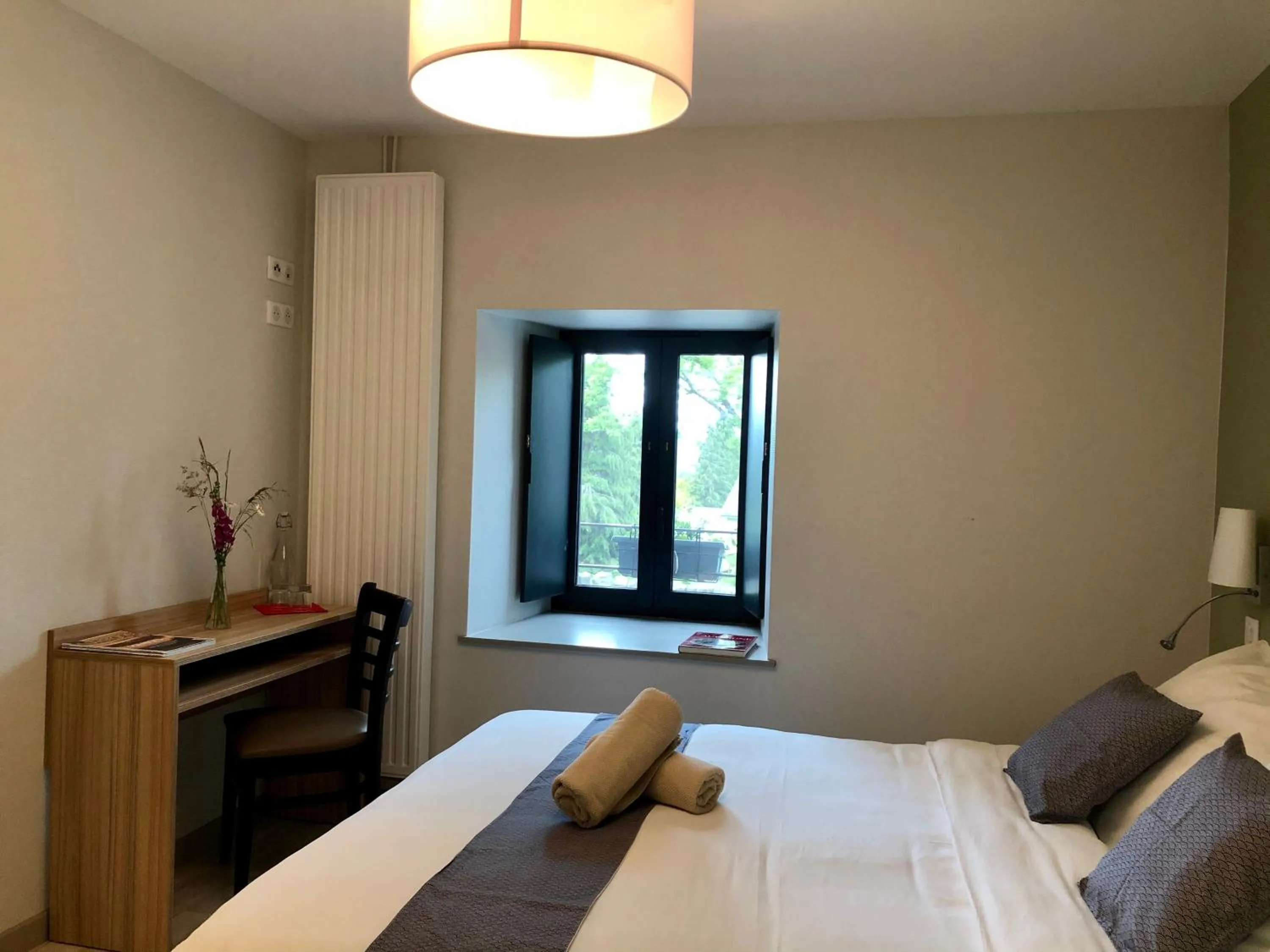 Bed in Auberge du Cezallier