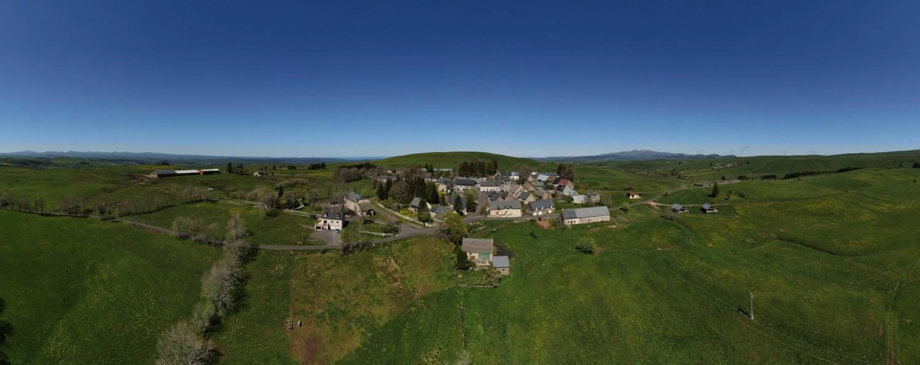 Natural landscape in Auberge du Cezallier