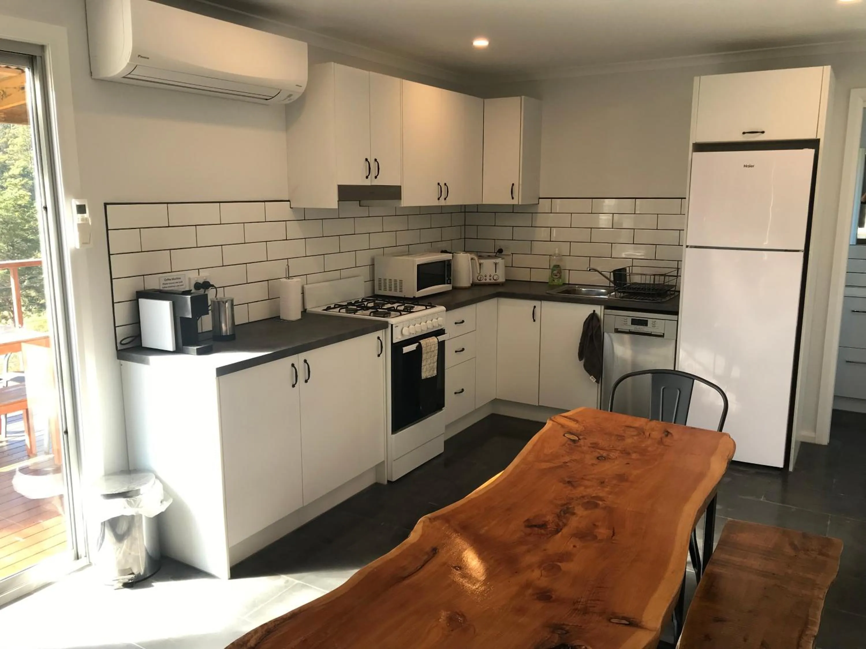 Kitchen or kitchenette in Derby Digs Barn