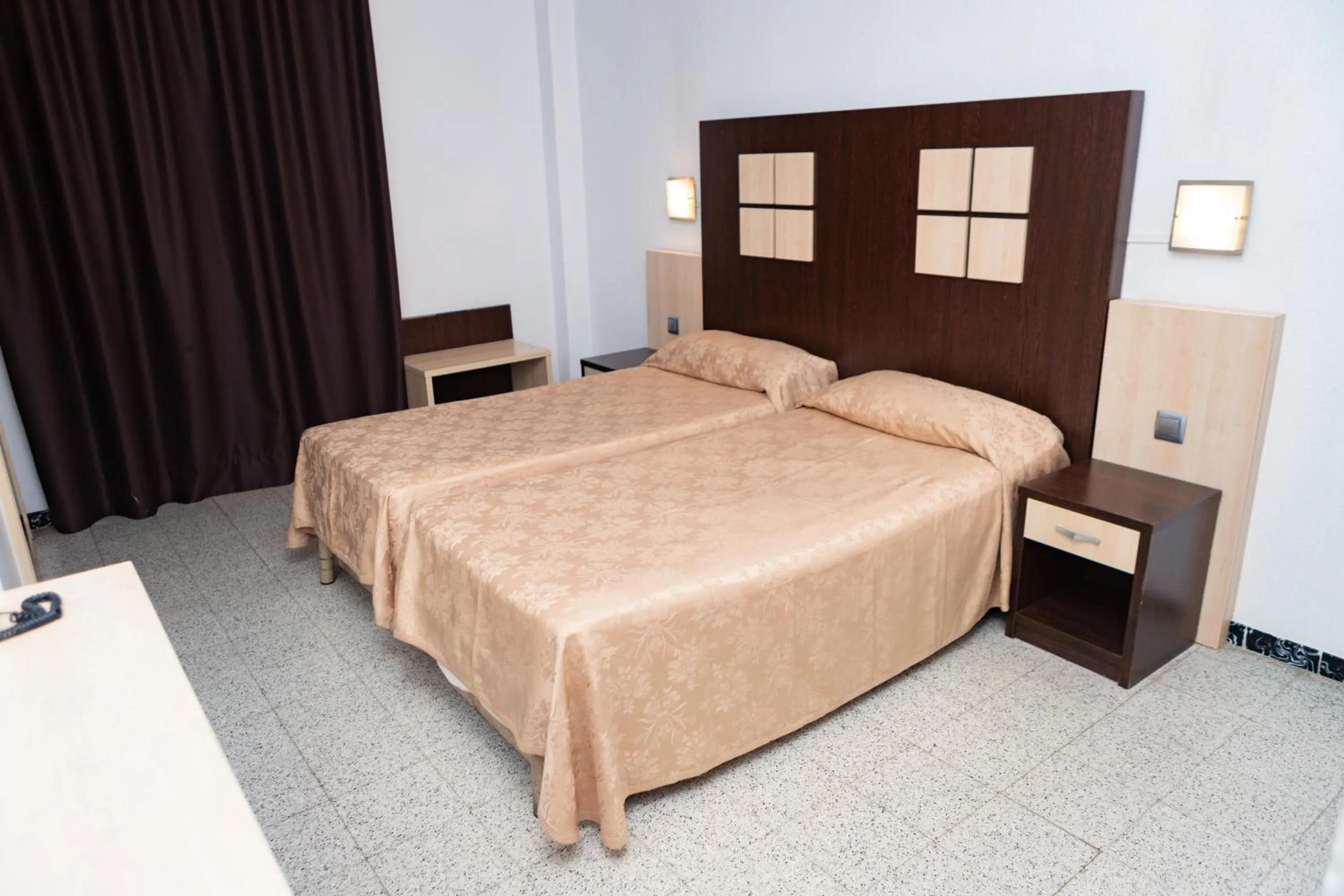 Bed in Hotel Haromar