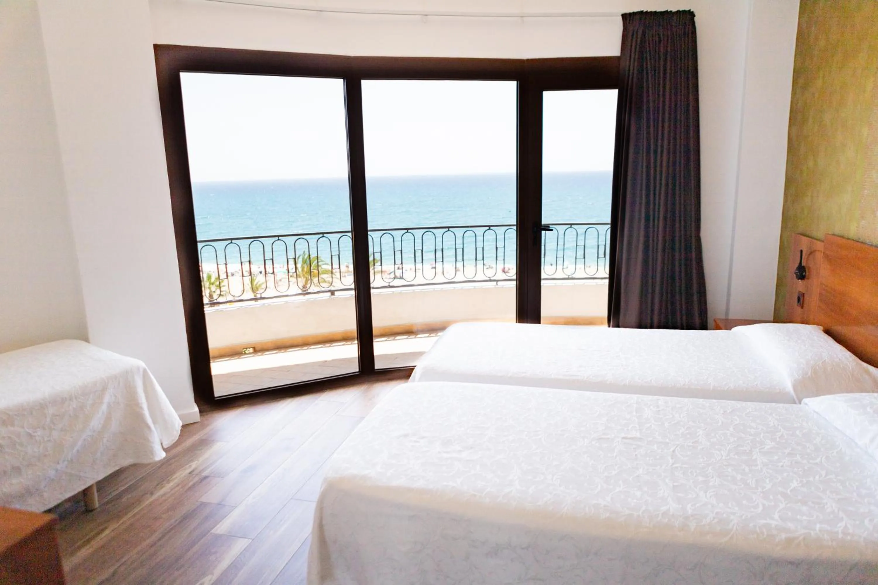 Photo of the whole room, Bed in Hotel Haromar