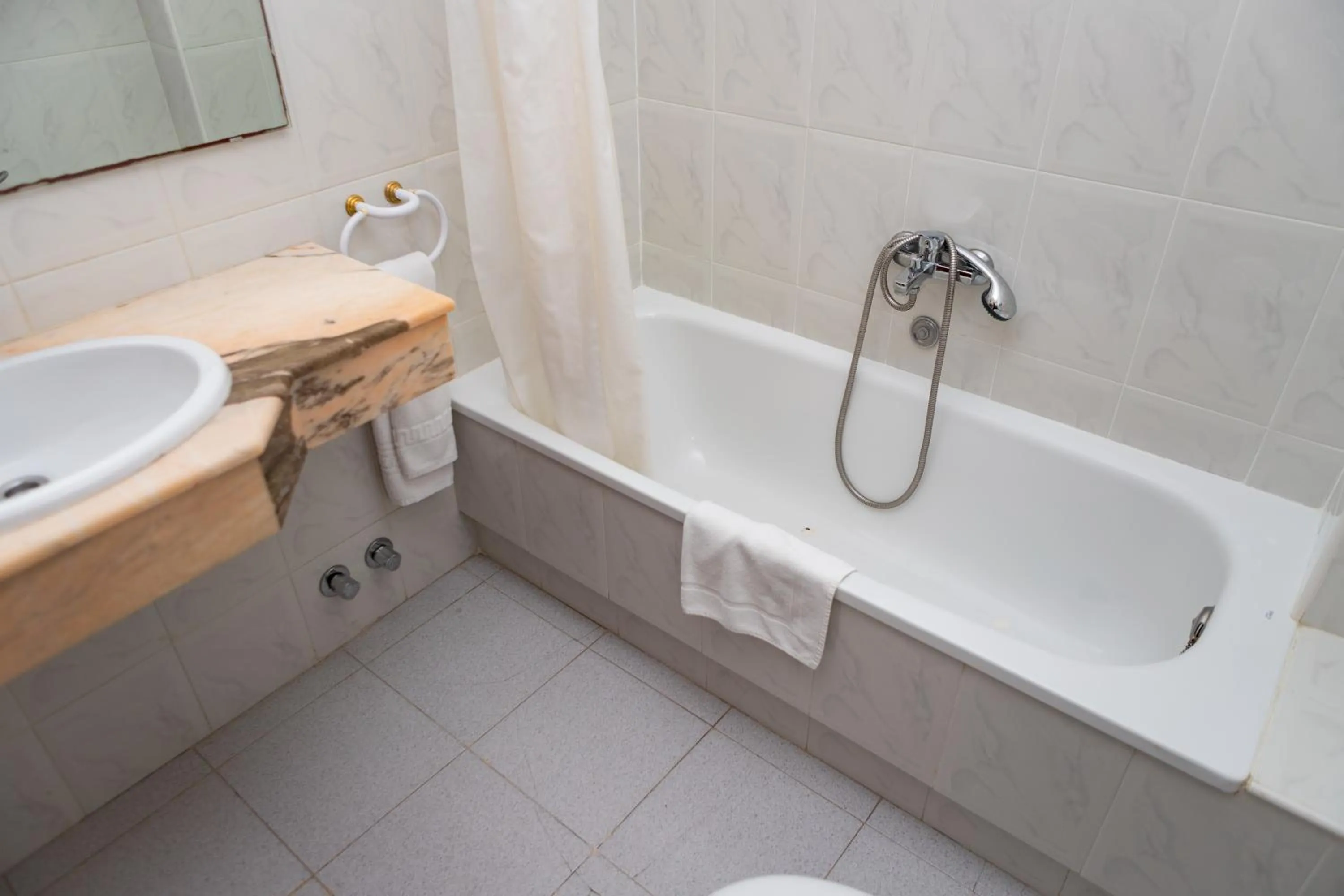 Bathroom in Hotel Haromar