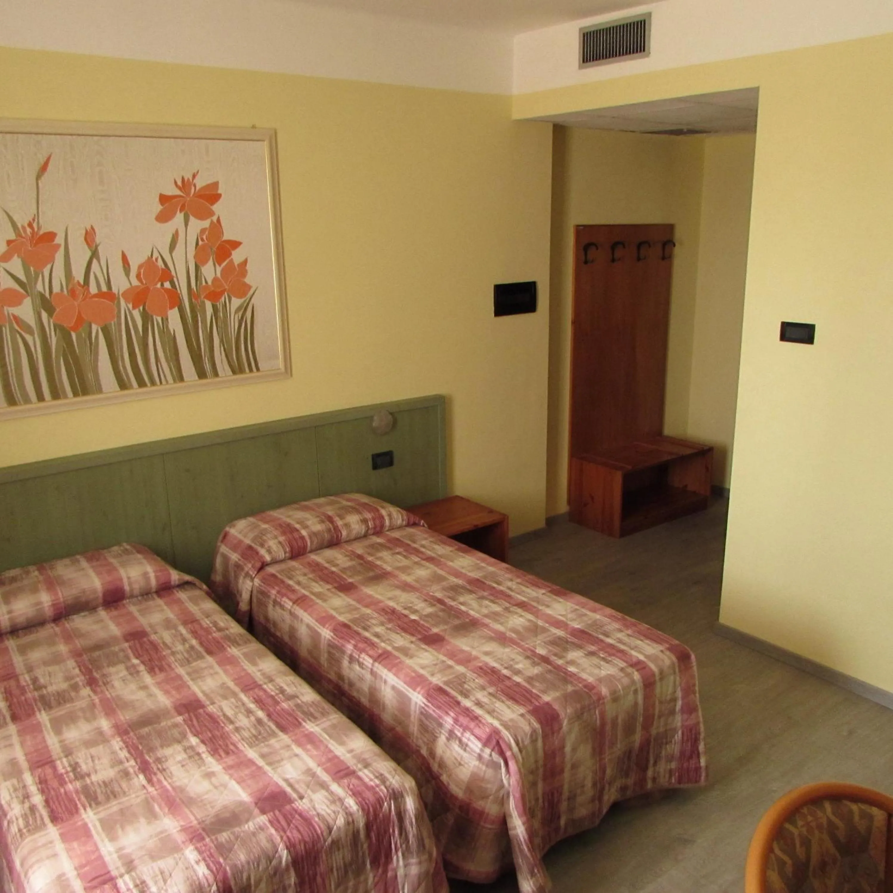 Bed in Hotel Alpi Del Mare