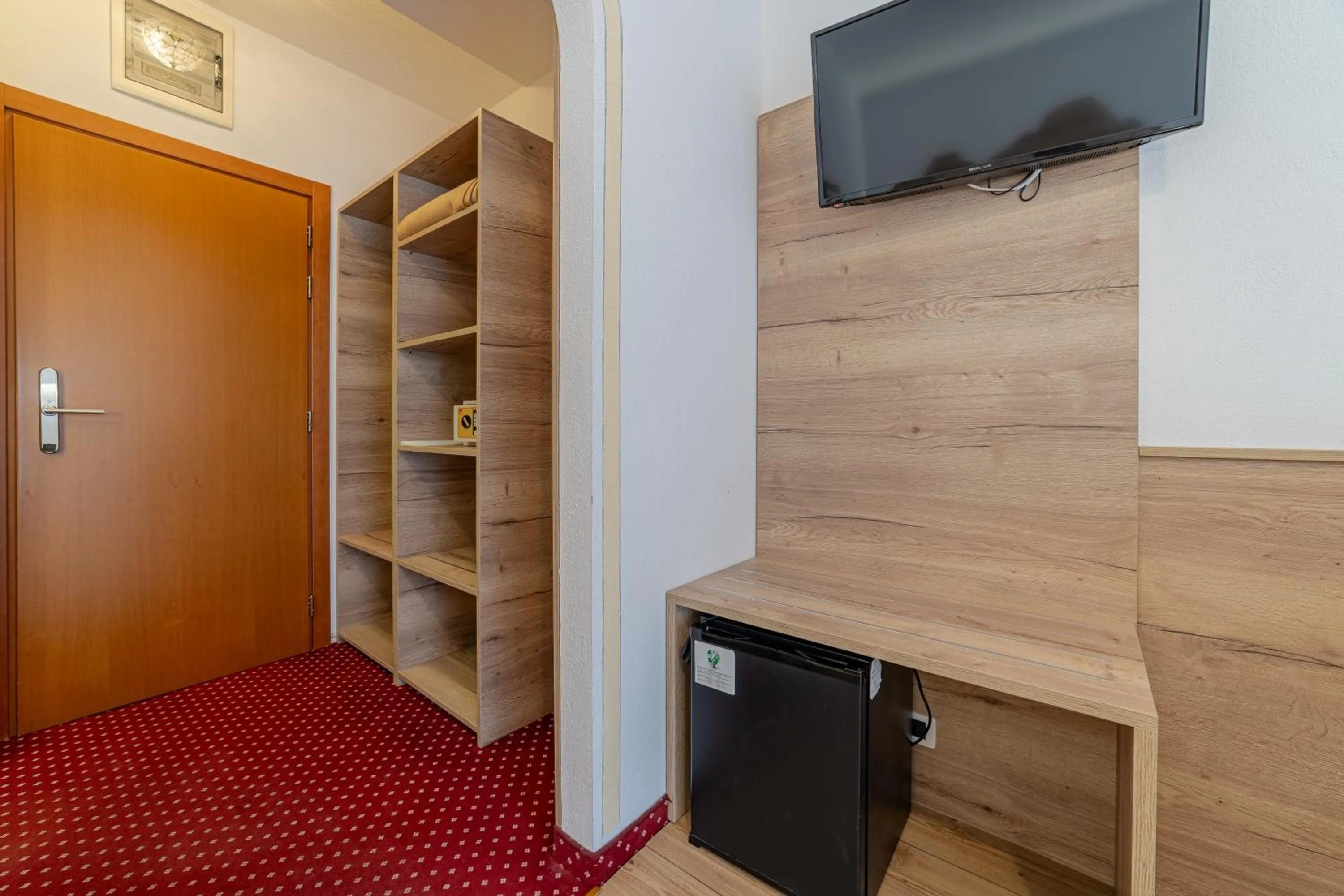 wardrobe in Pineta Pastry Hotel