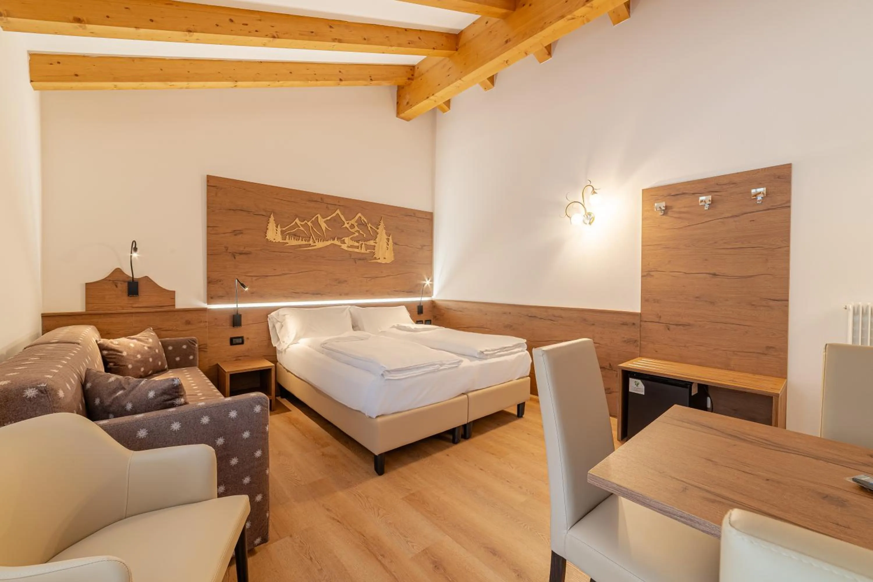 Photo of the whole room, Bed in Pineta Pastry Hotel