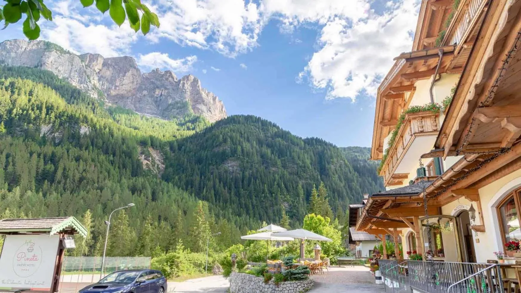 Facade/entrance in Pineta Pastry Hotel