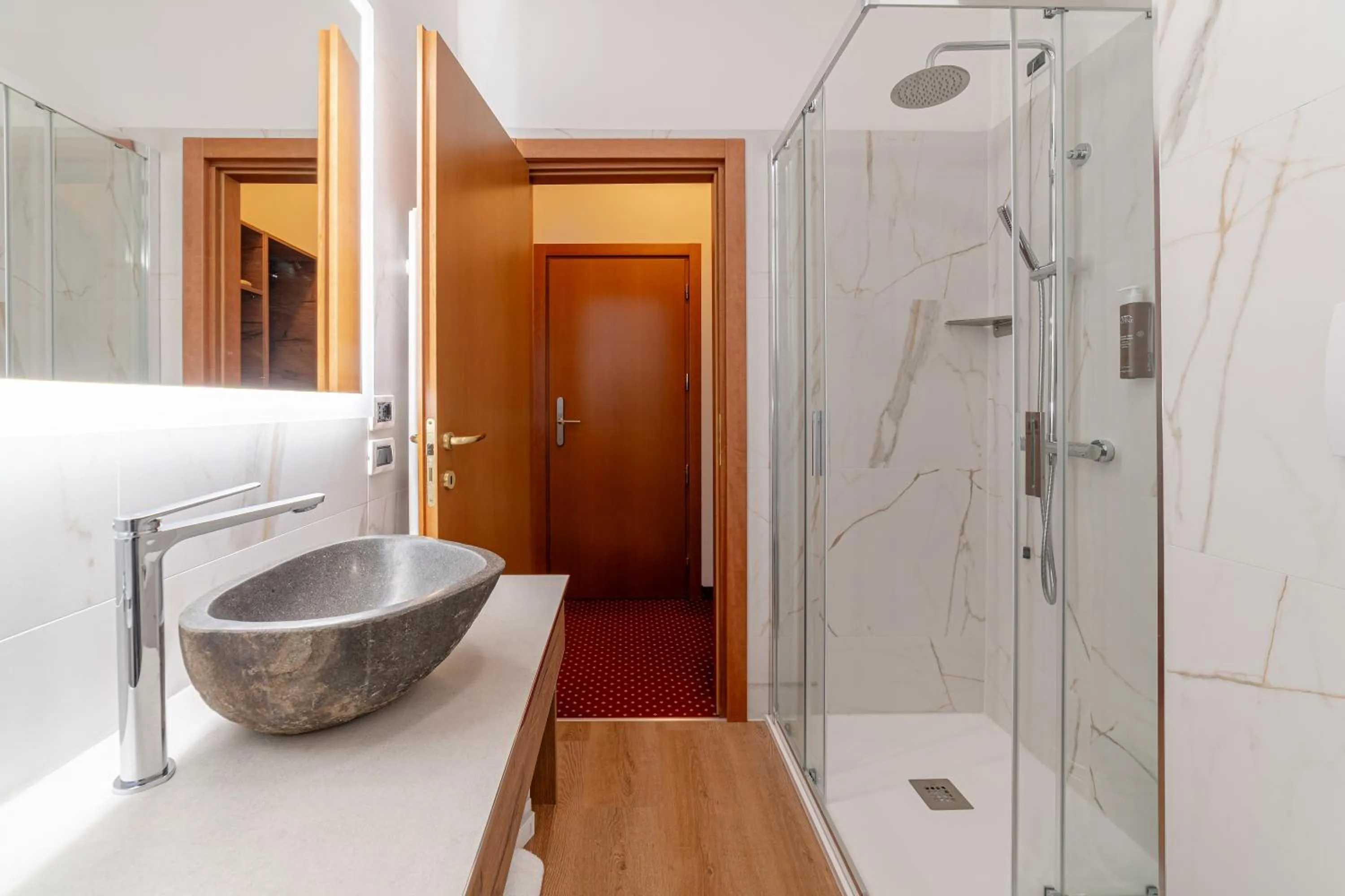 Bathroom in Pineta Pastry Hotel