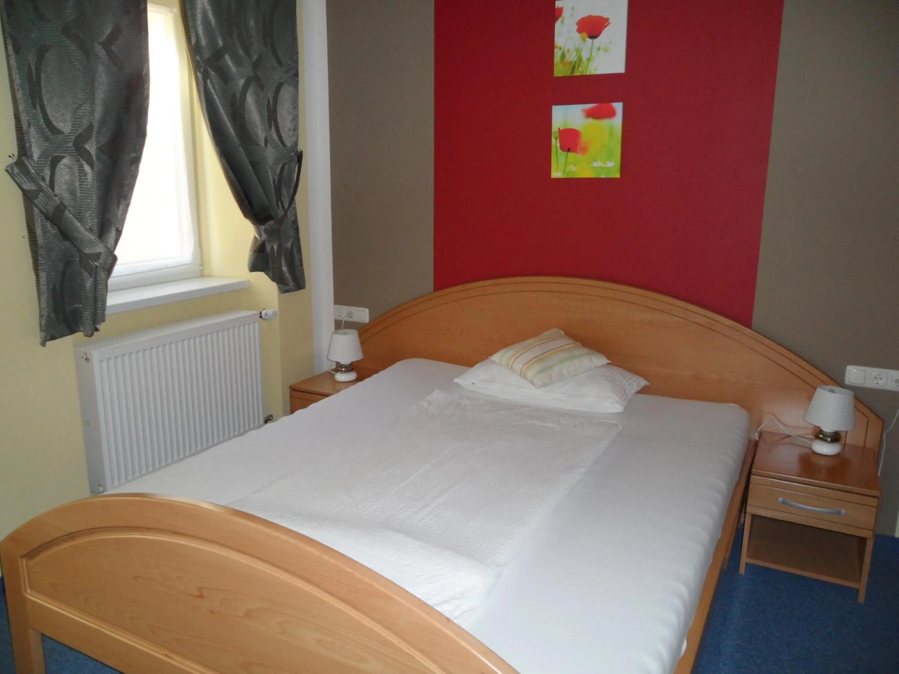 Photo of the whole room, Bed in Garni Hotel Post