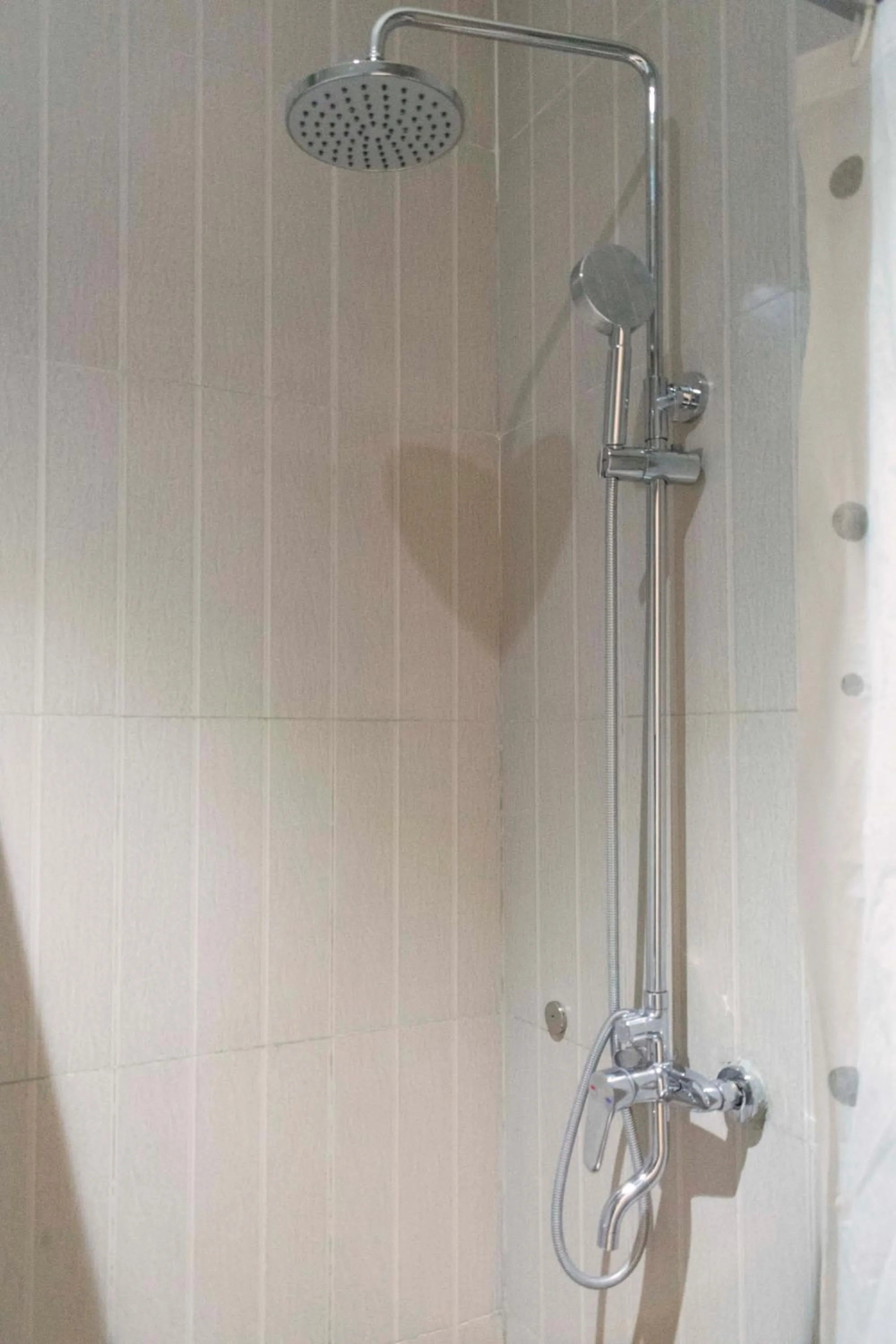 Shower in Easy View Hotel Mbarara