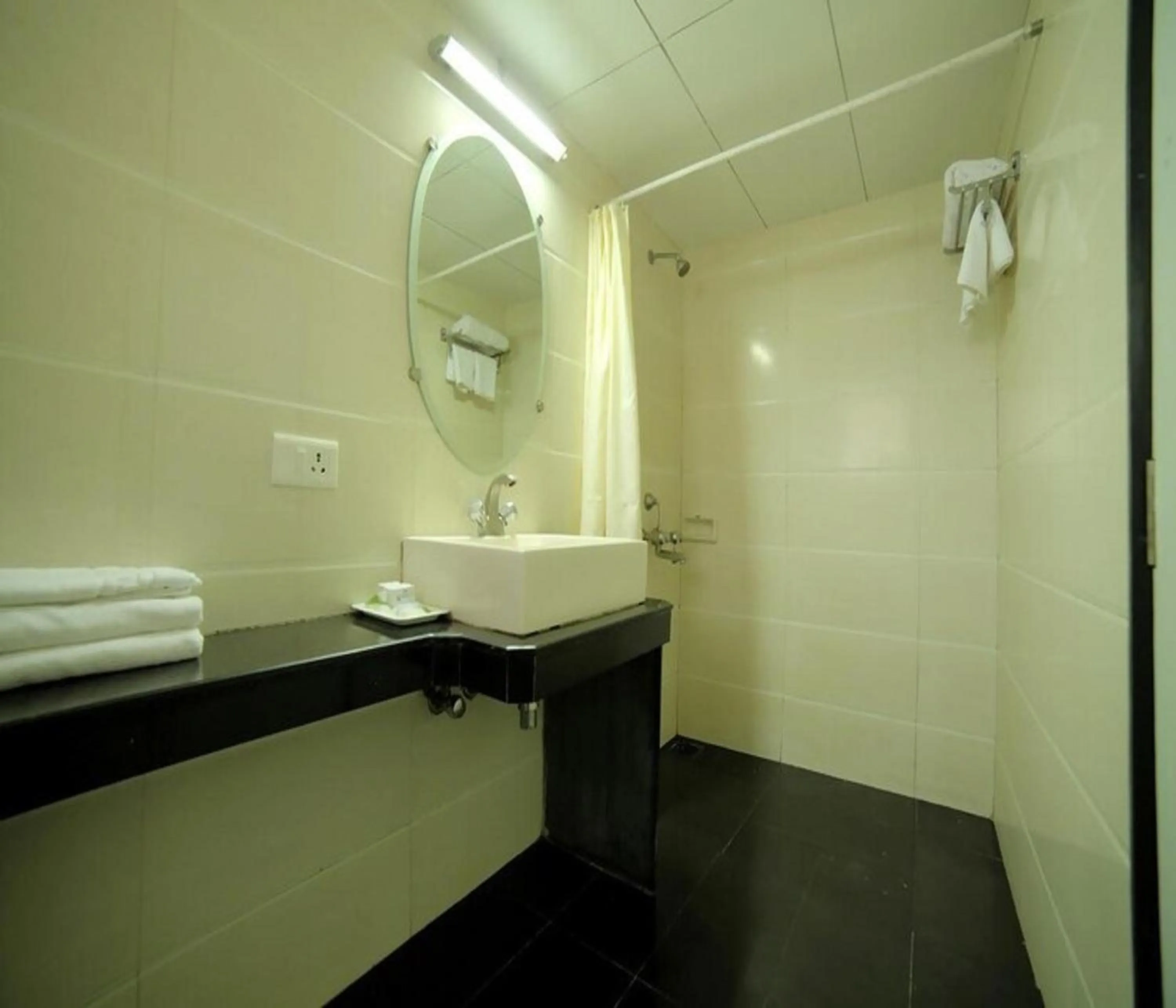 Bathroom in Kings International Juhu