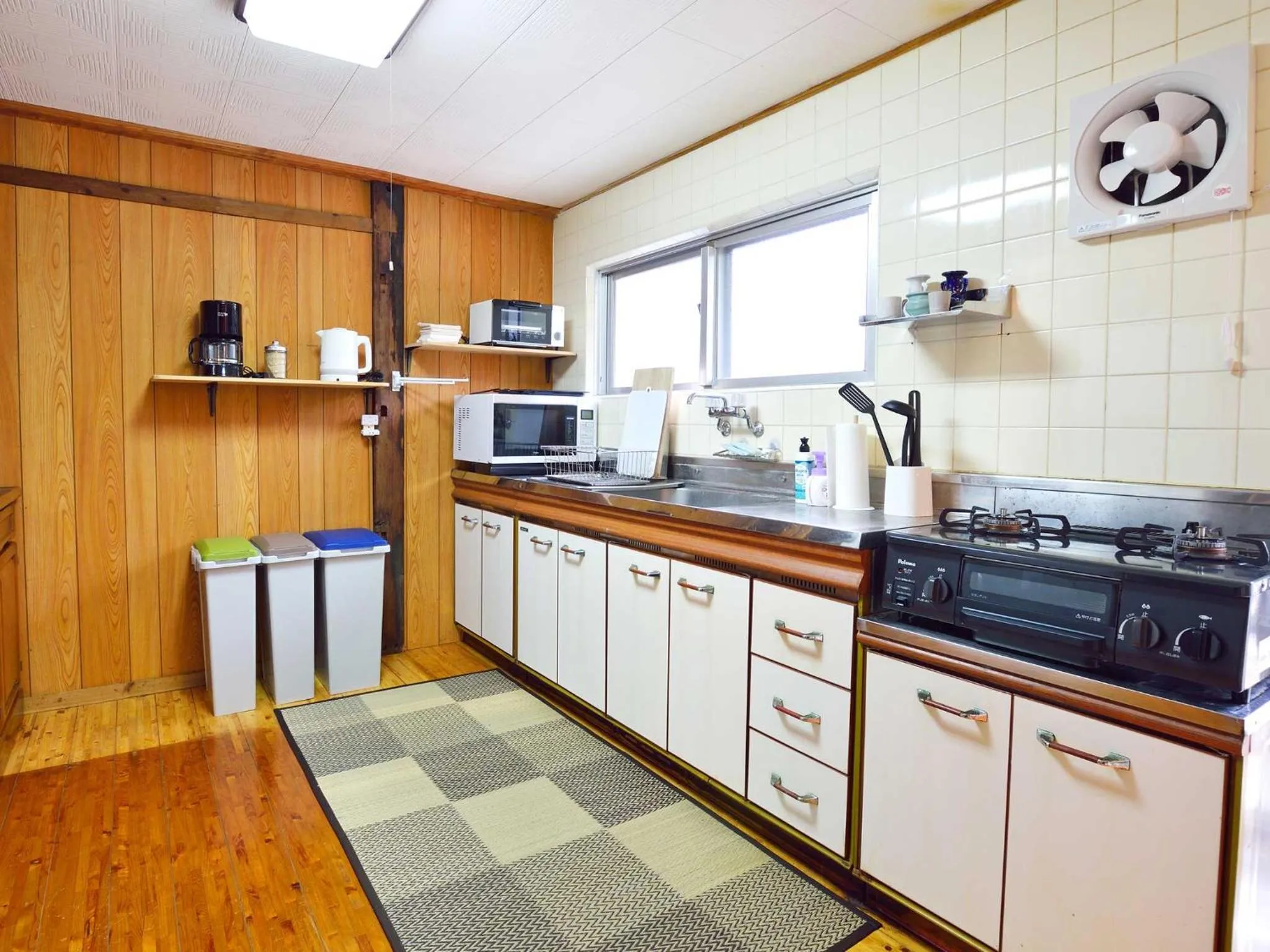 kitchen in #Nerome01 Traditional Okinawan House in Ogimi, bc
