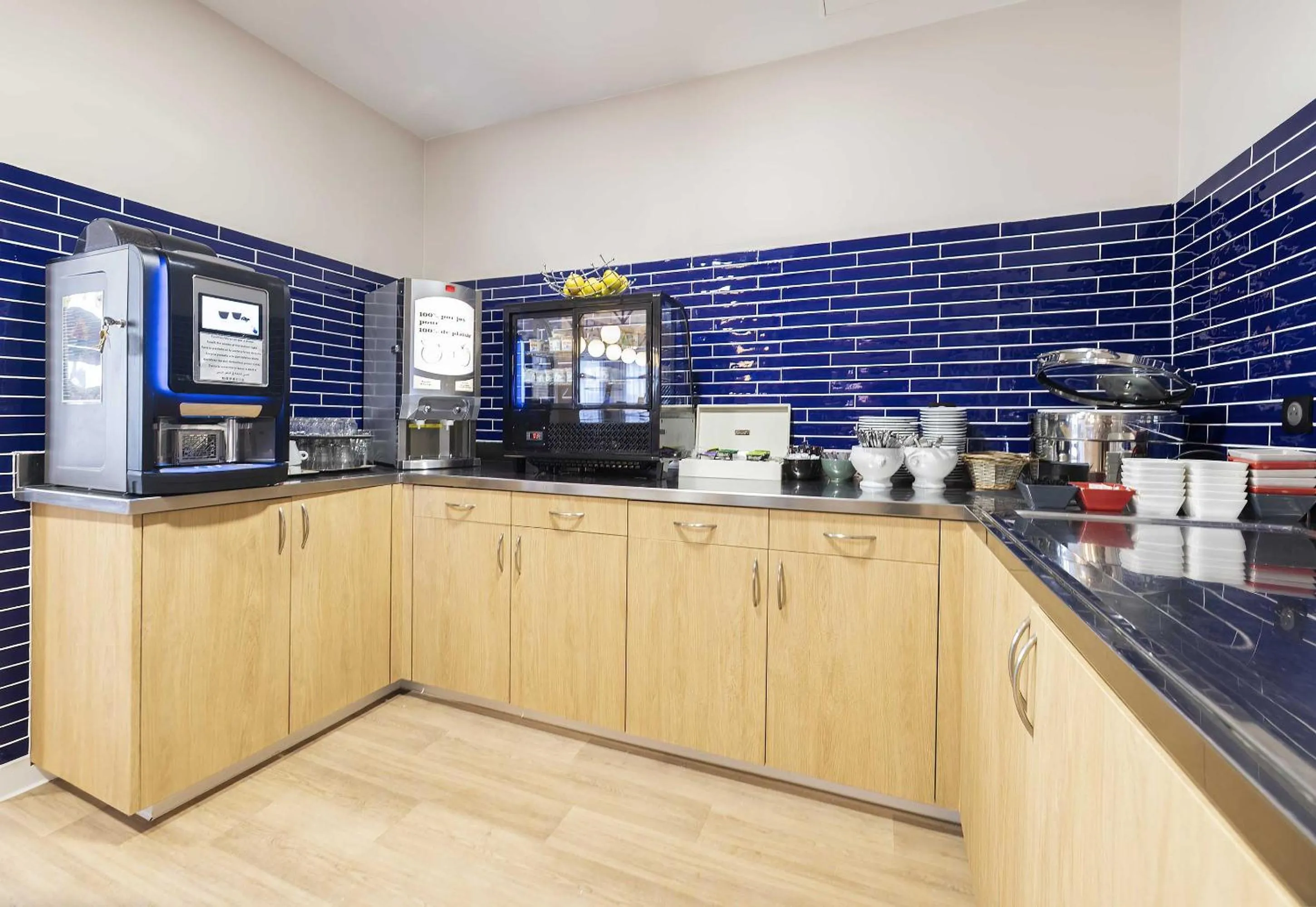 Buffet breakfast in B&B HOTEL Perpignan Centre