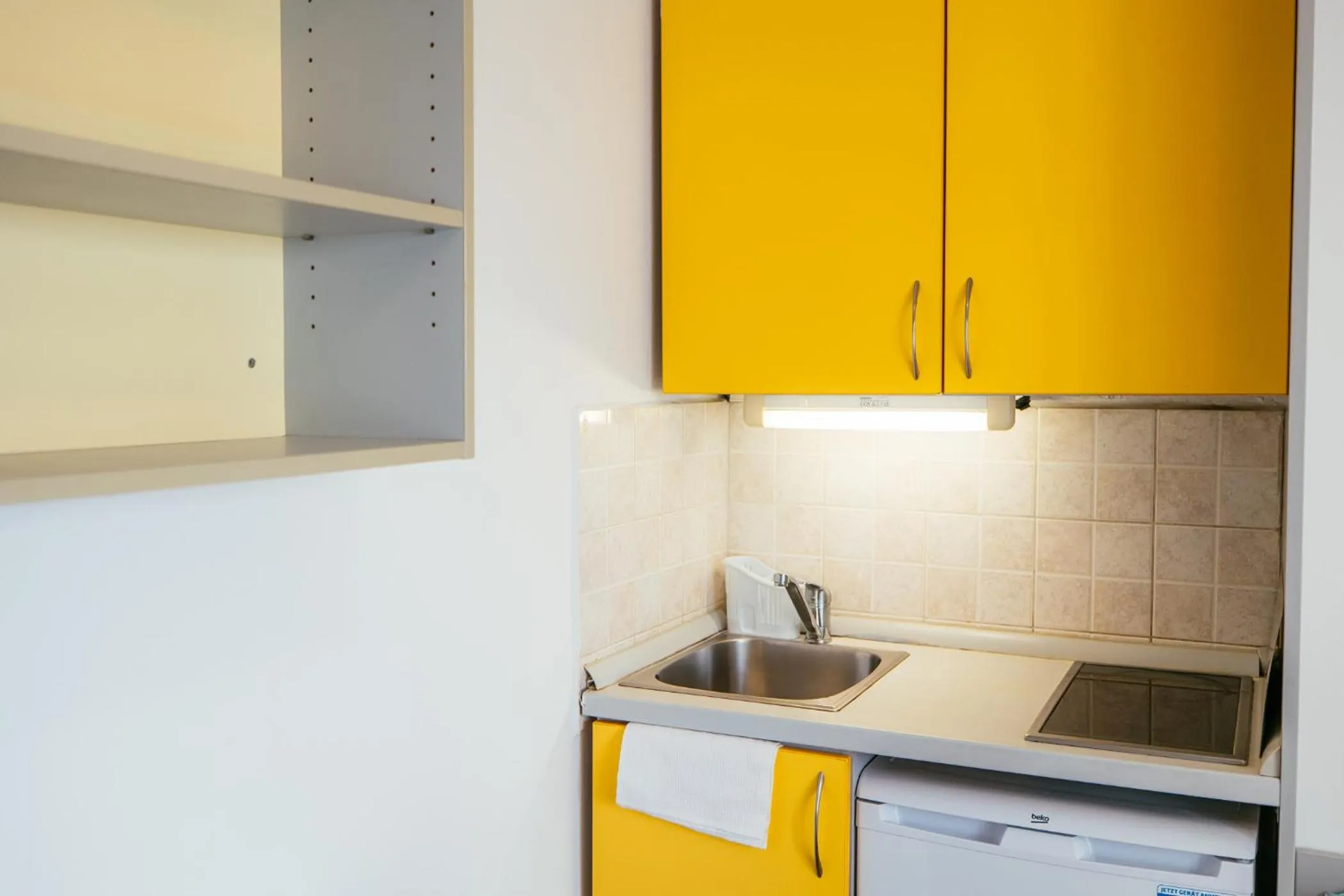 Kitchen or kitchenette in ŠD Portorož Hostel Korotan