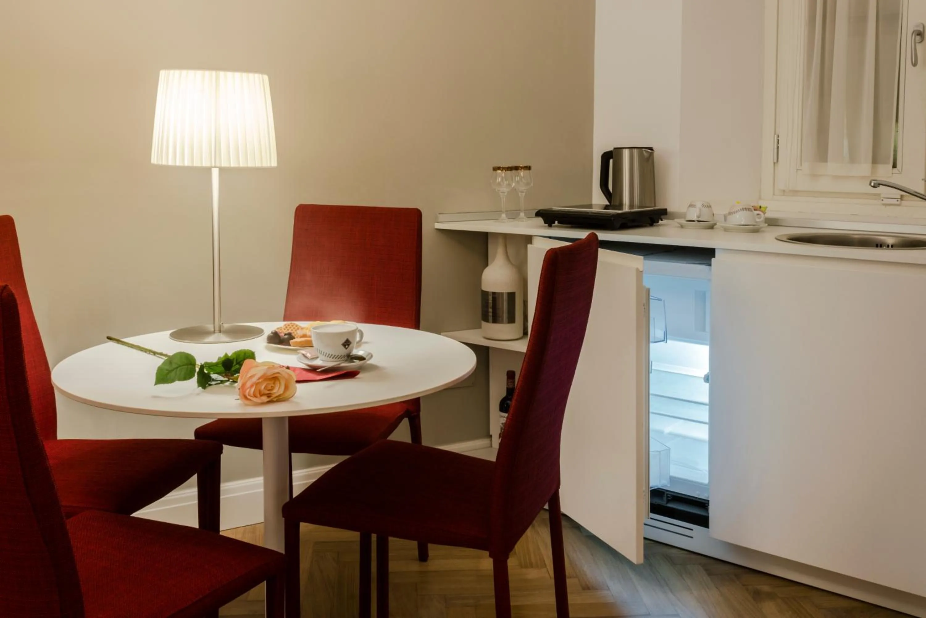 Kitchen or kitchenette in Daphne Guest House