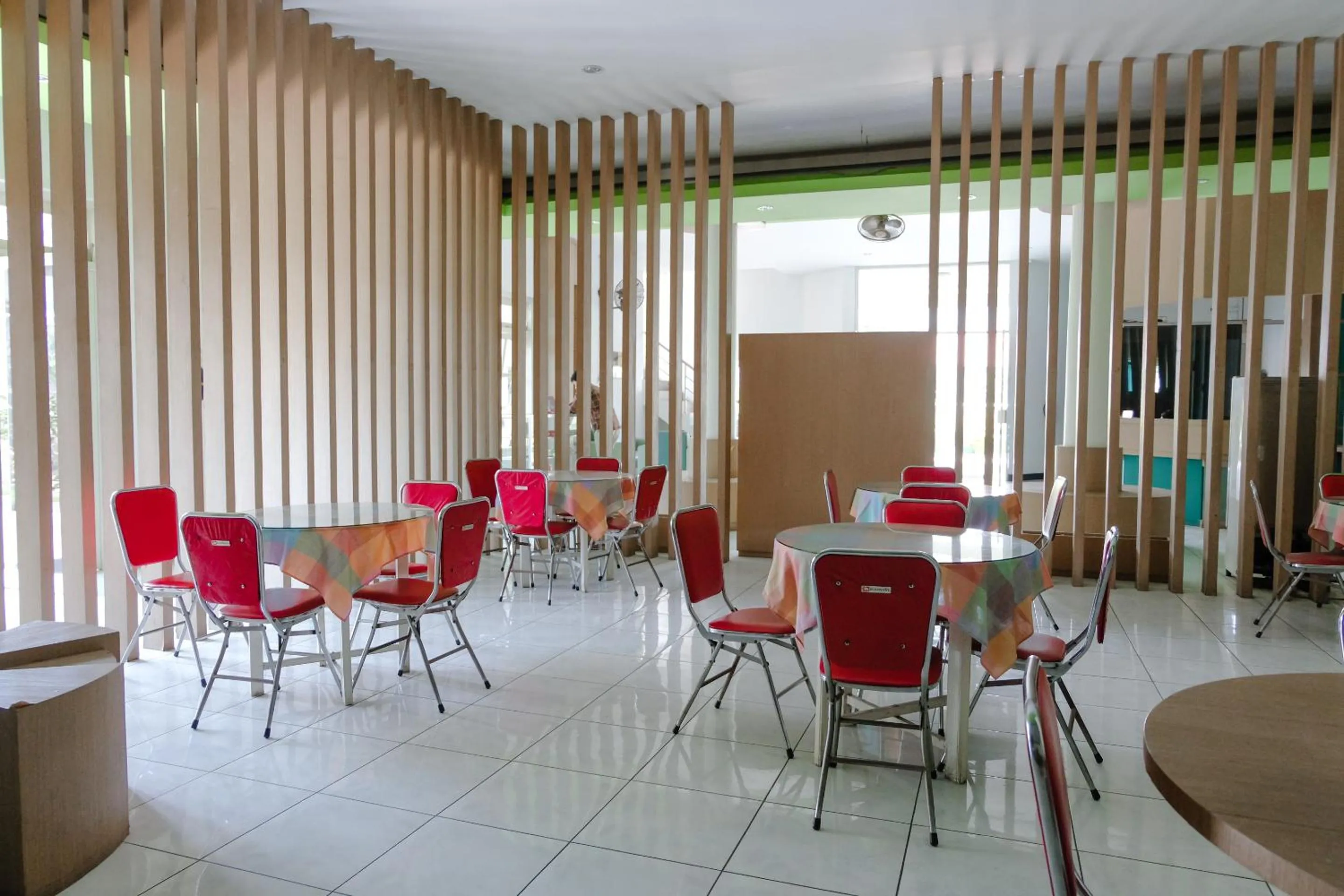 Restaurant/places to eat in Hotel Taman Indah