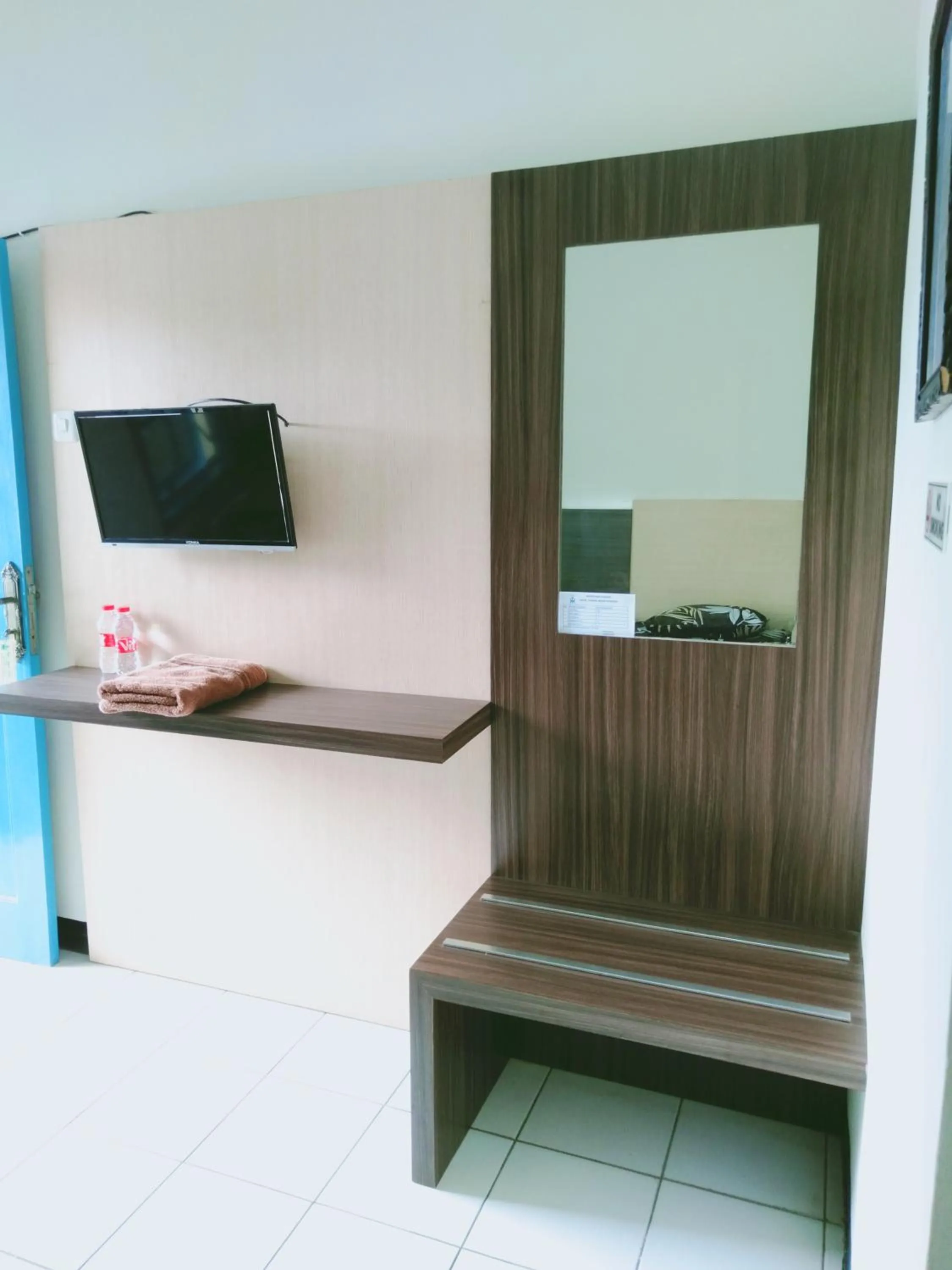 TV and multimedia in Hotel Taman Indah