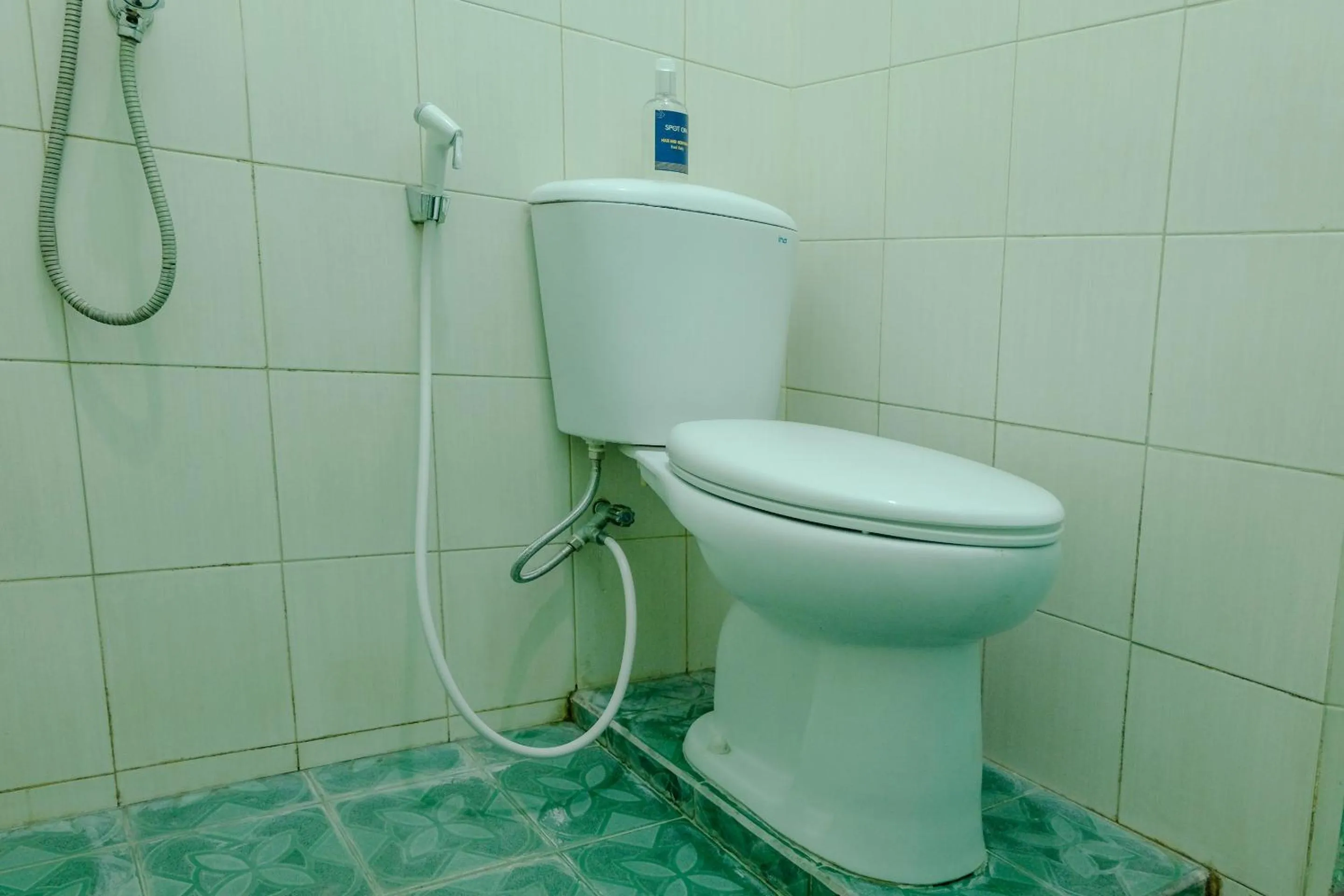 Bathroom in Hotel Taman Indah