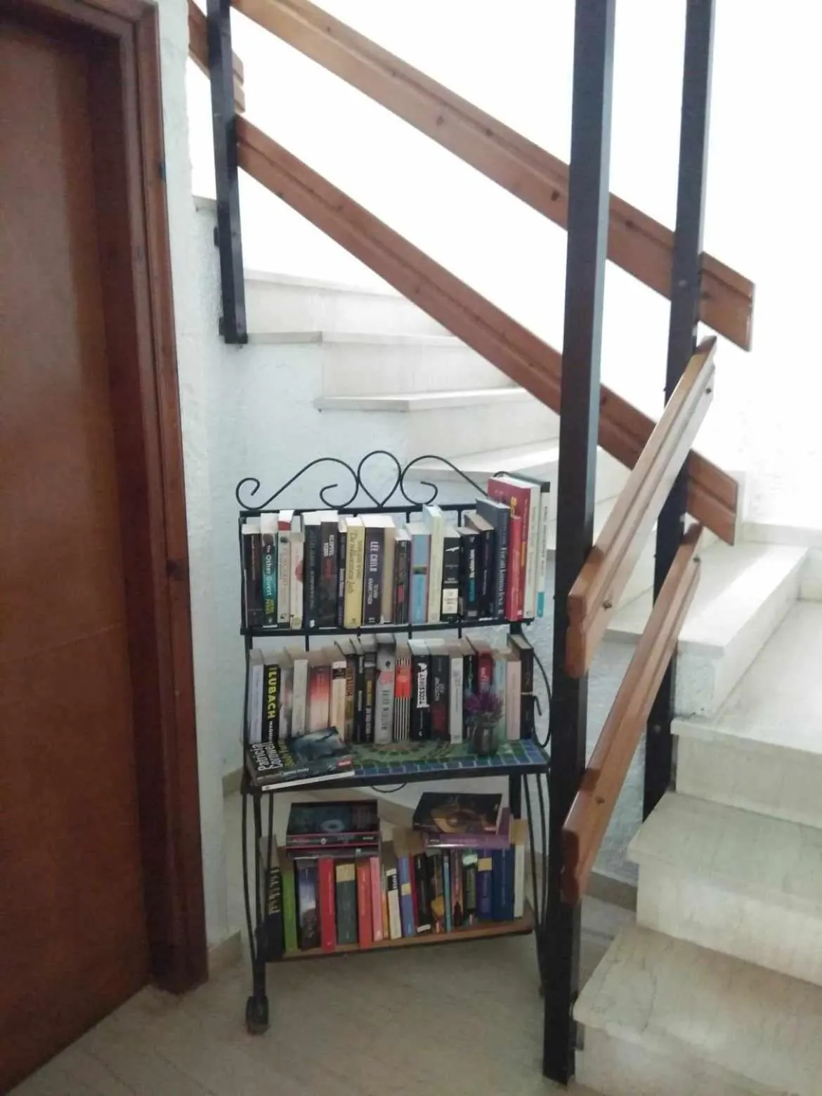 Library in Violetta Hotel