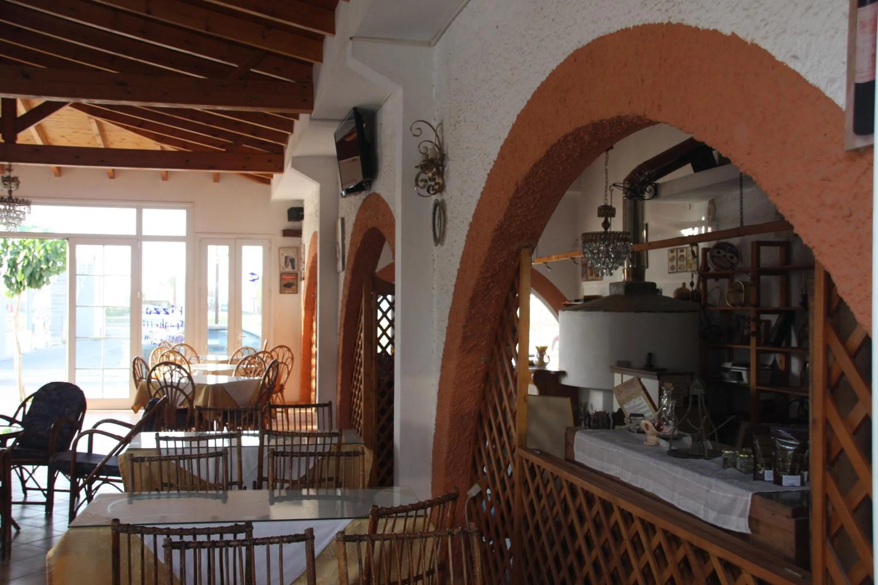 Restaurant/places to eat in Violetta Hotel