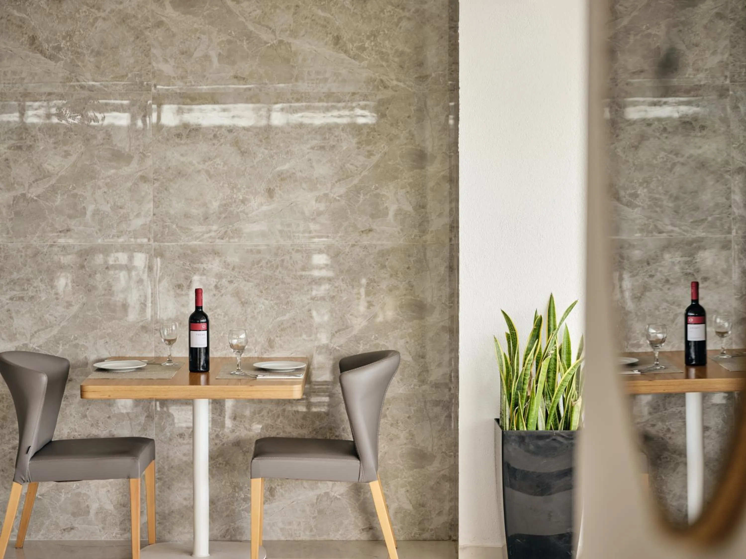 Restaurant/places to eat in Cavo Orient Beach Hotel & Suites