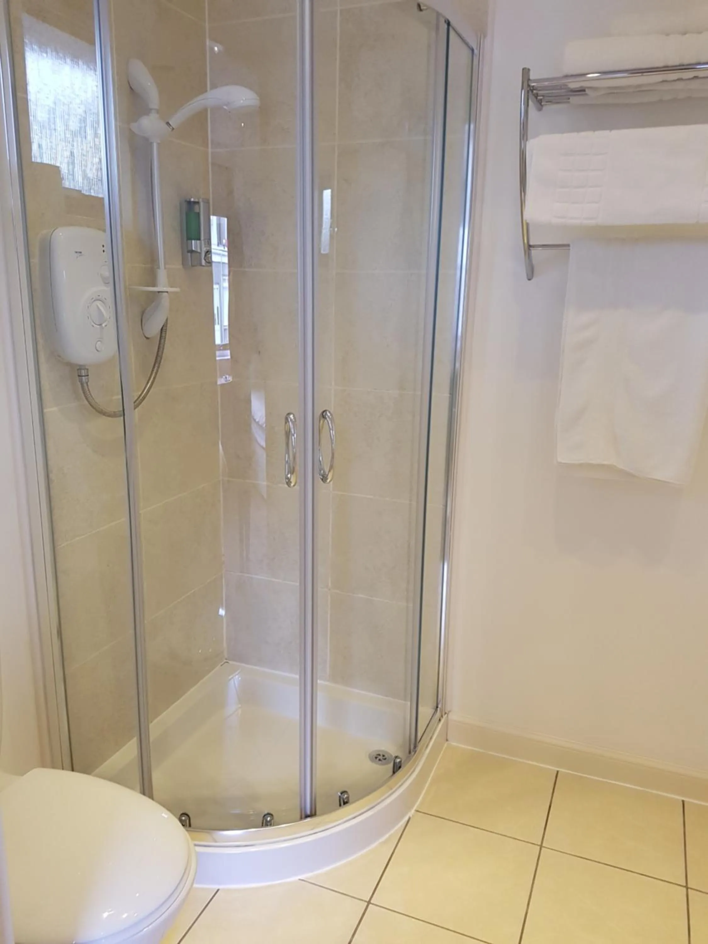 Shower in Ardshiel Hotel