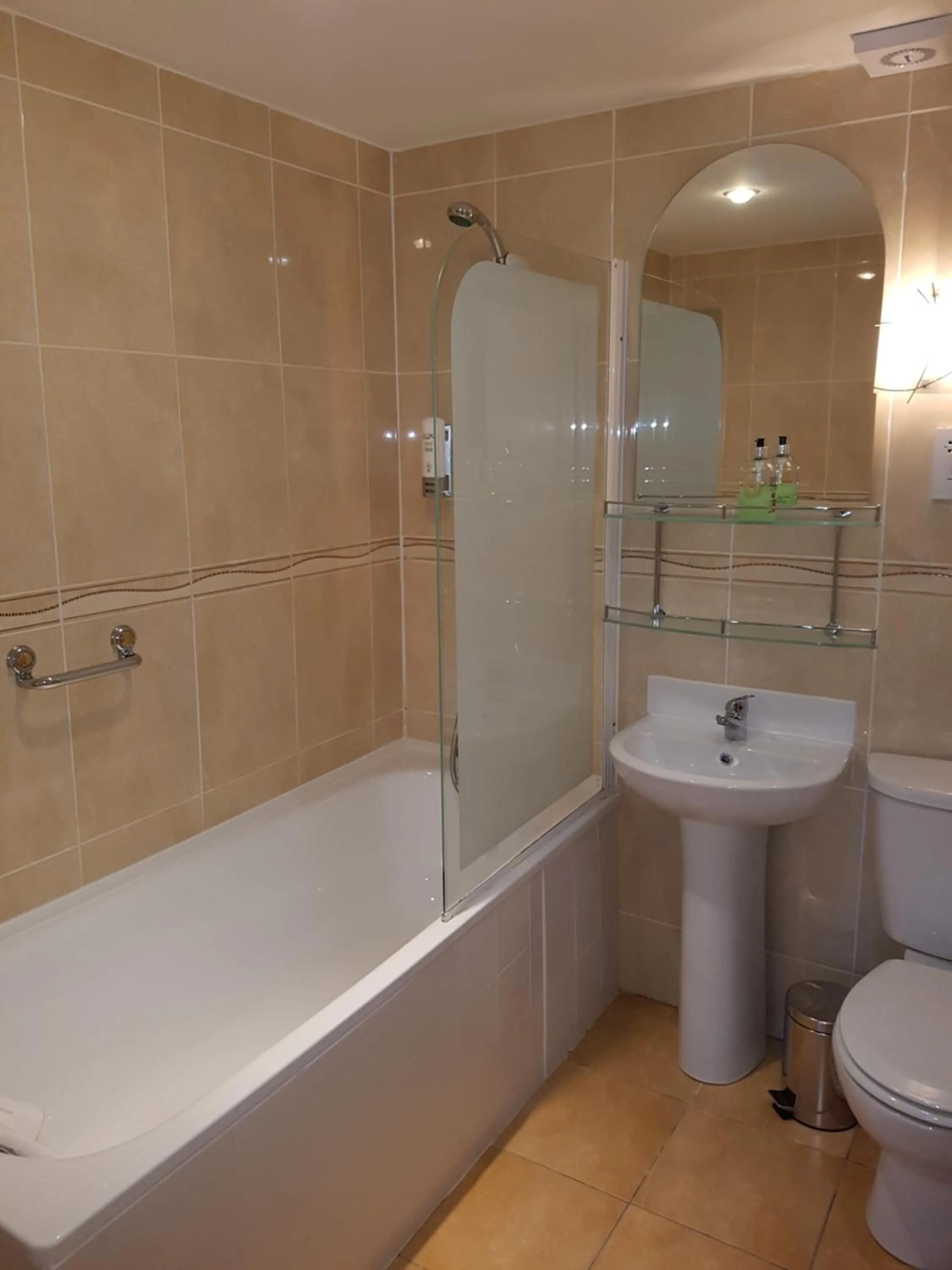 Bathroom in Ardshiel Hotel