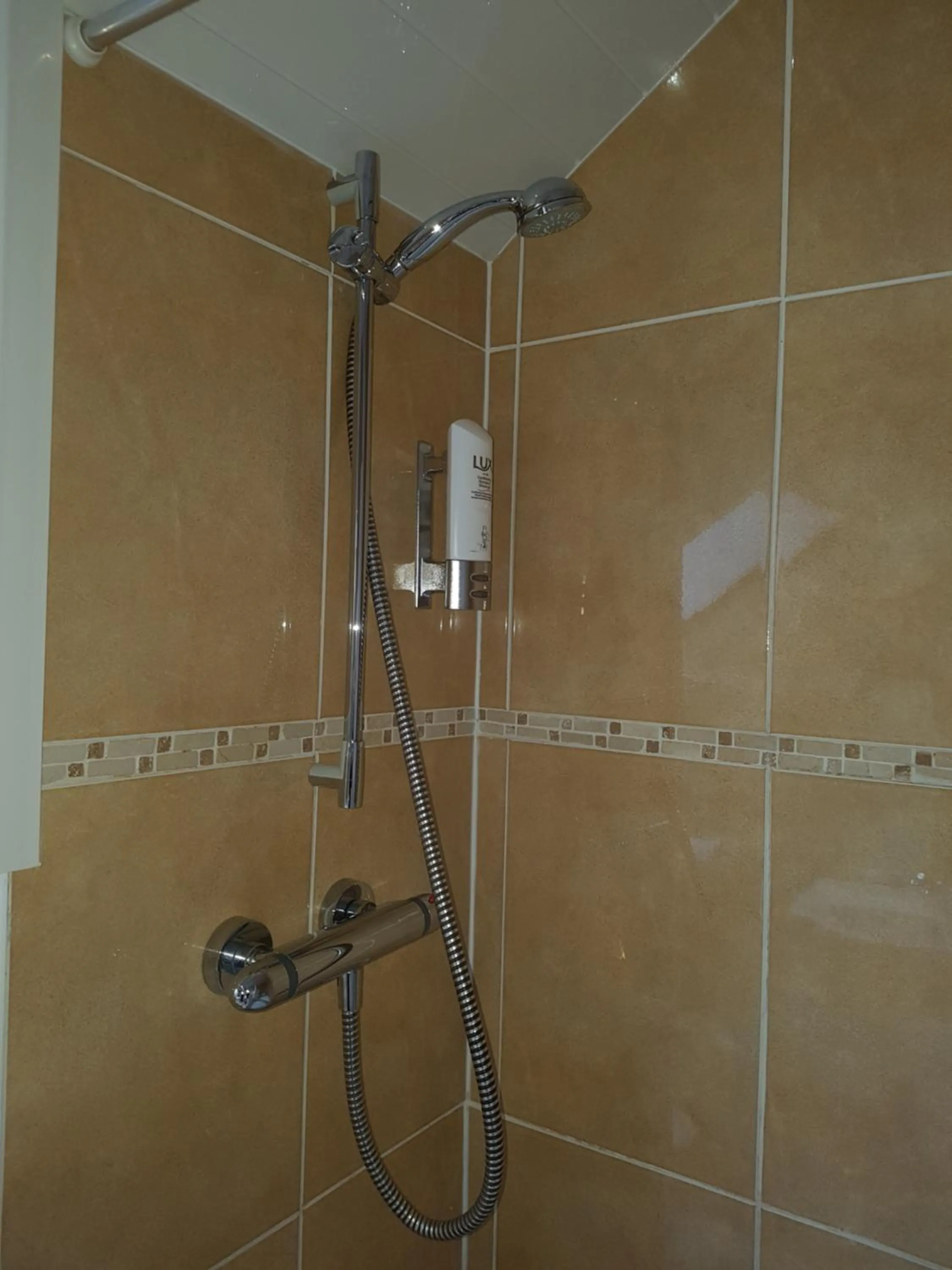 Shower in Ardshiel Hotel