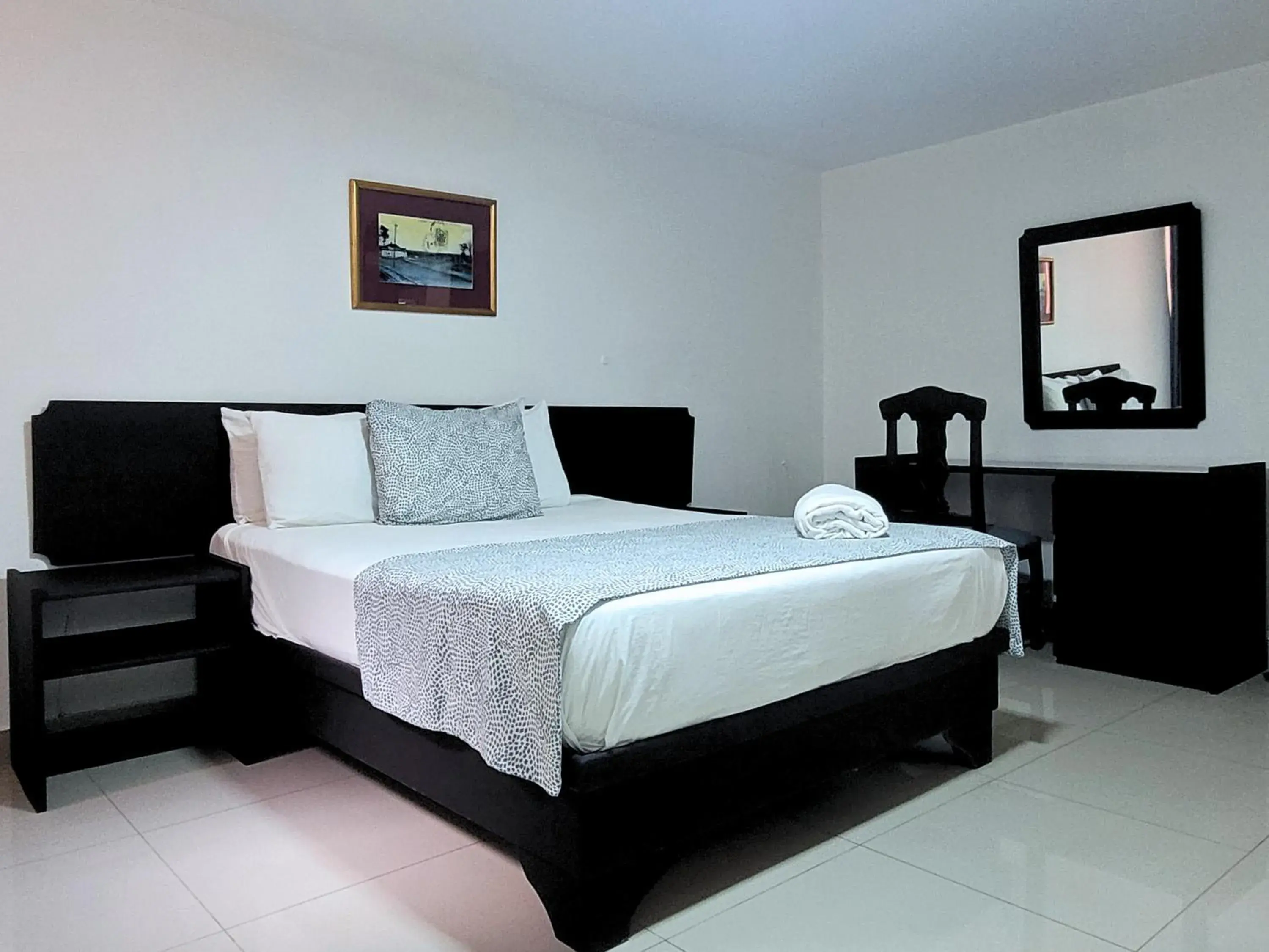 Standard King Room - single occupancy in Hotel Olimpo Standard King Room - single occupancy in Hotel Olimpo