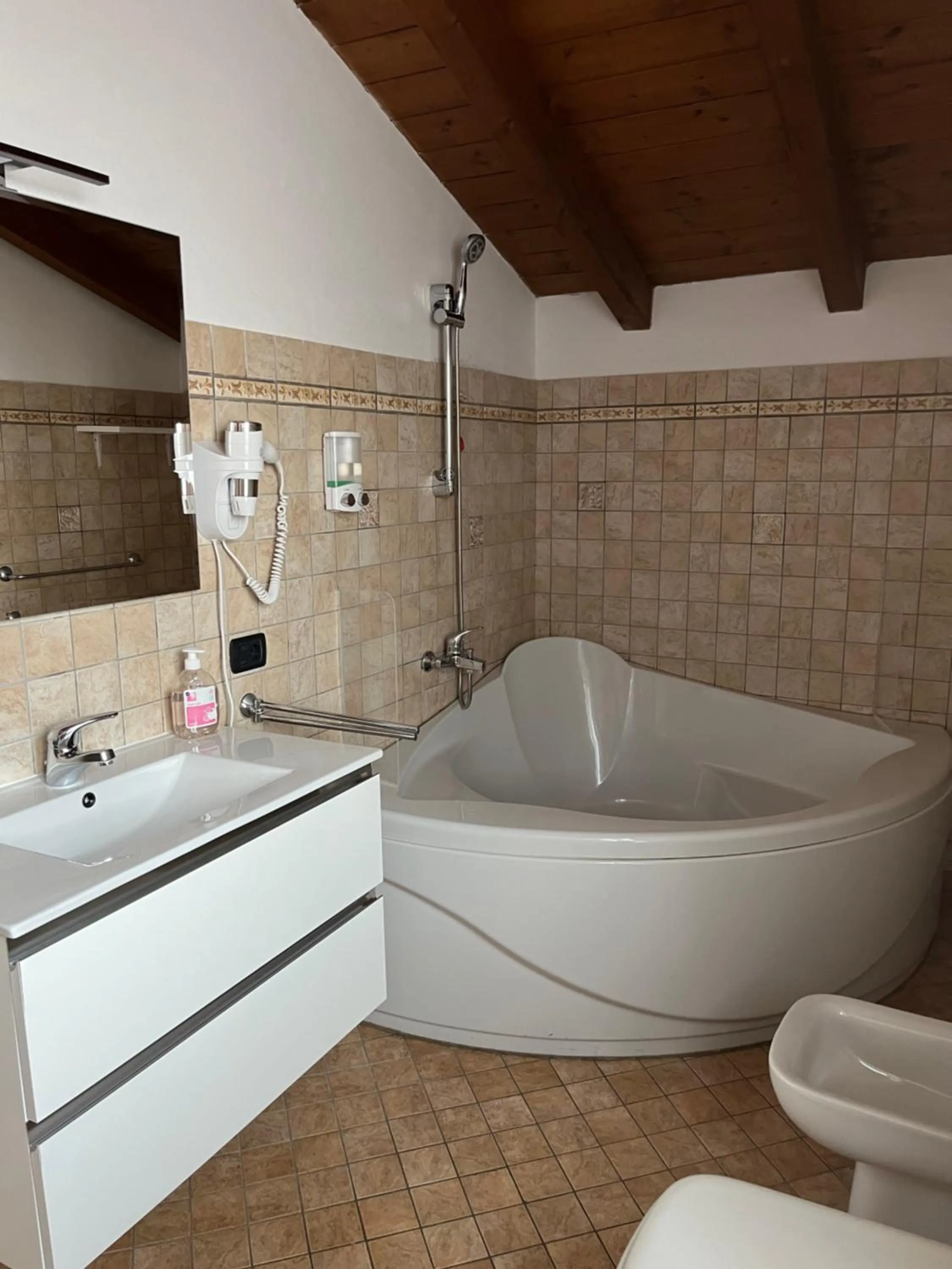 Bathroom in Color House Malpensa B&B