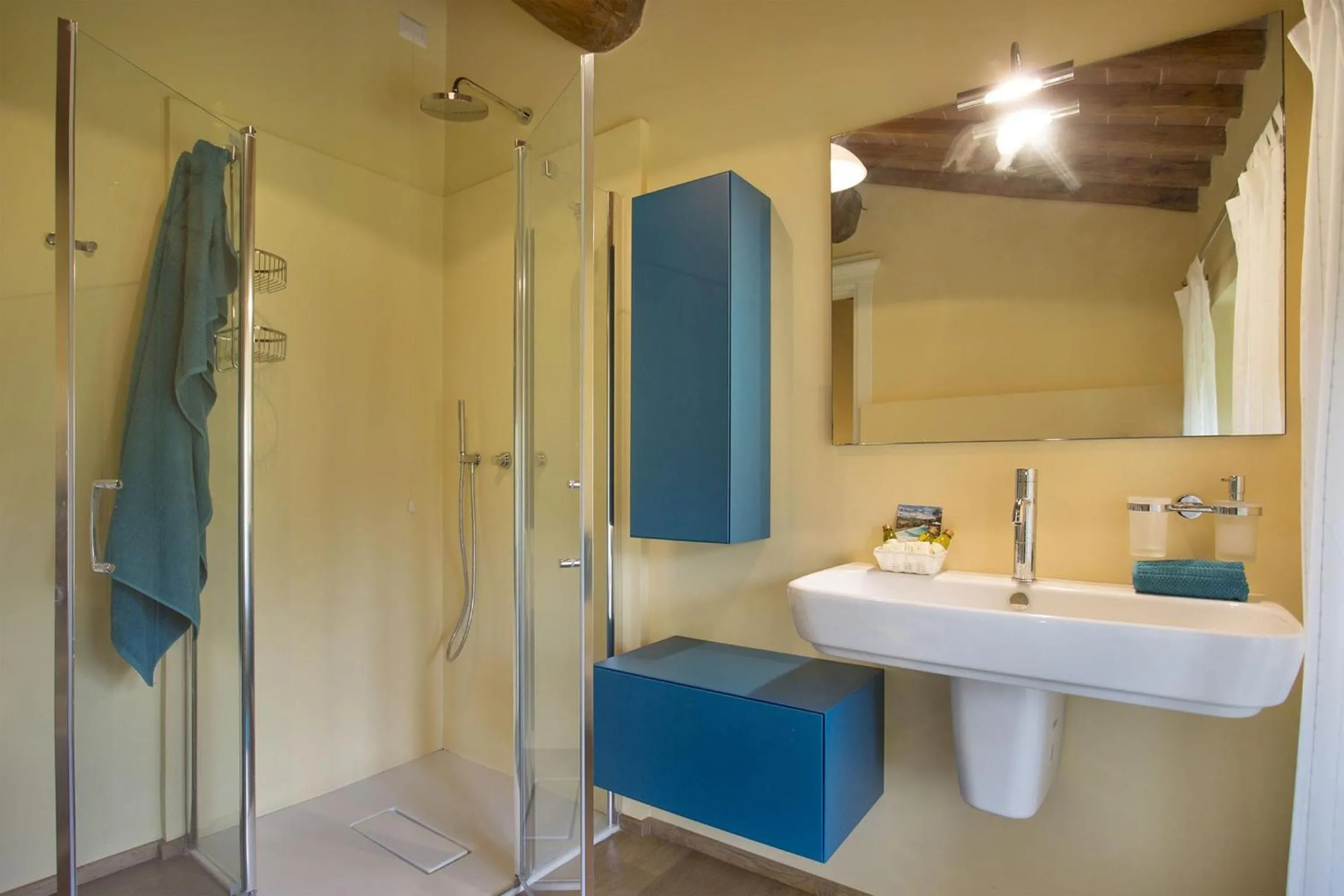 Bathroom in Santo Stefano 10 by Salogi Villas