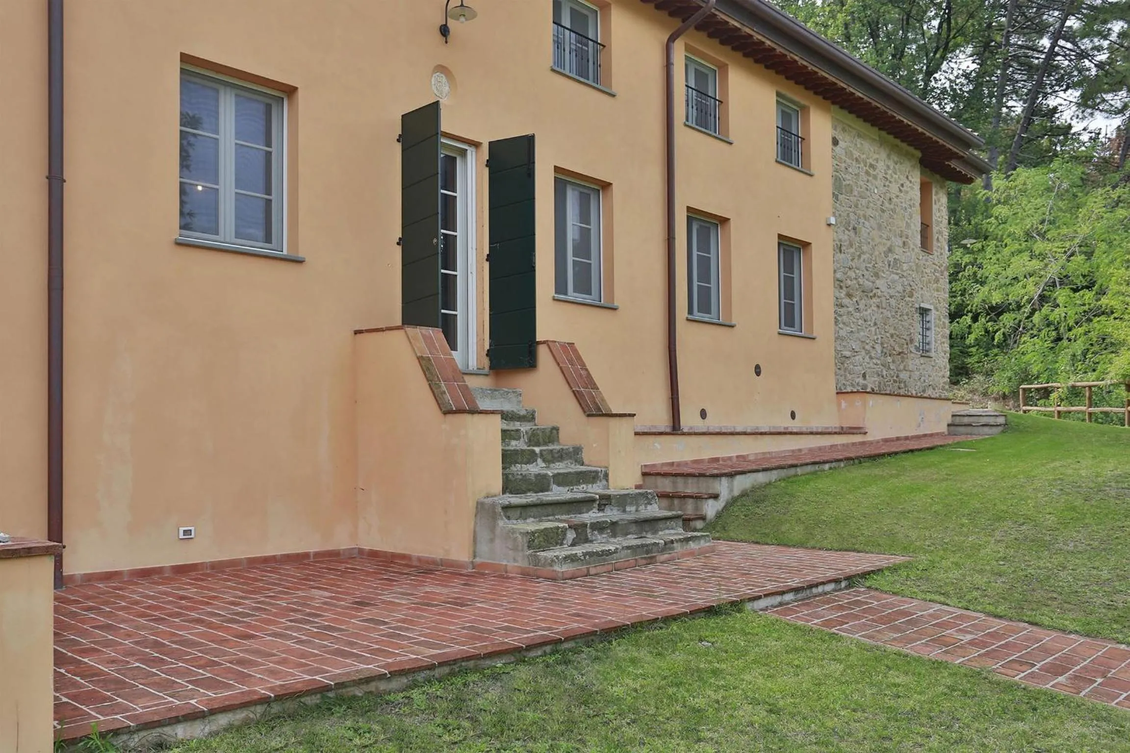 Property building in Santo Stefano 10 by Salogi Villas
