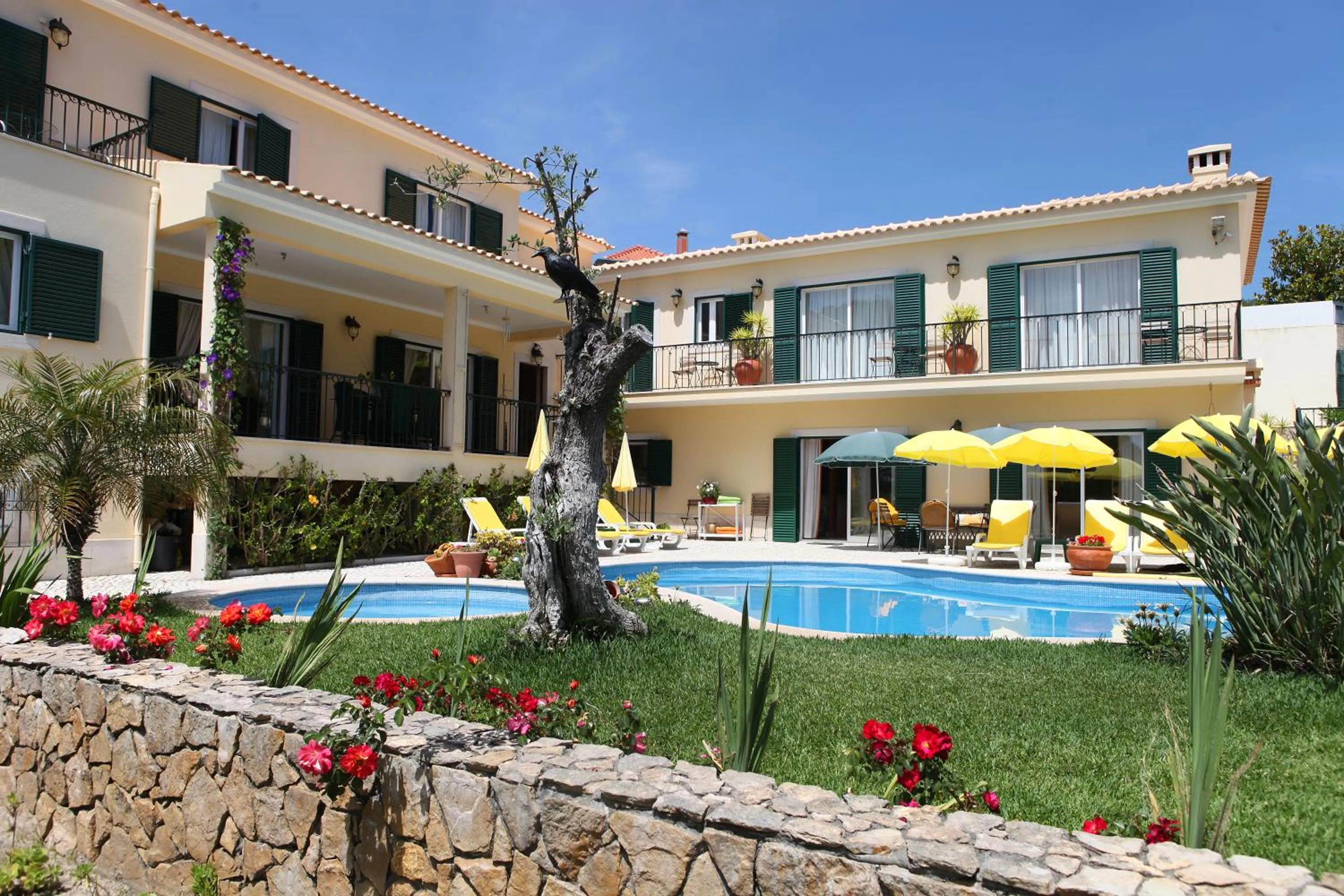 Property building in Vila De Sol