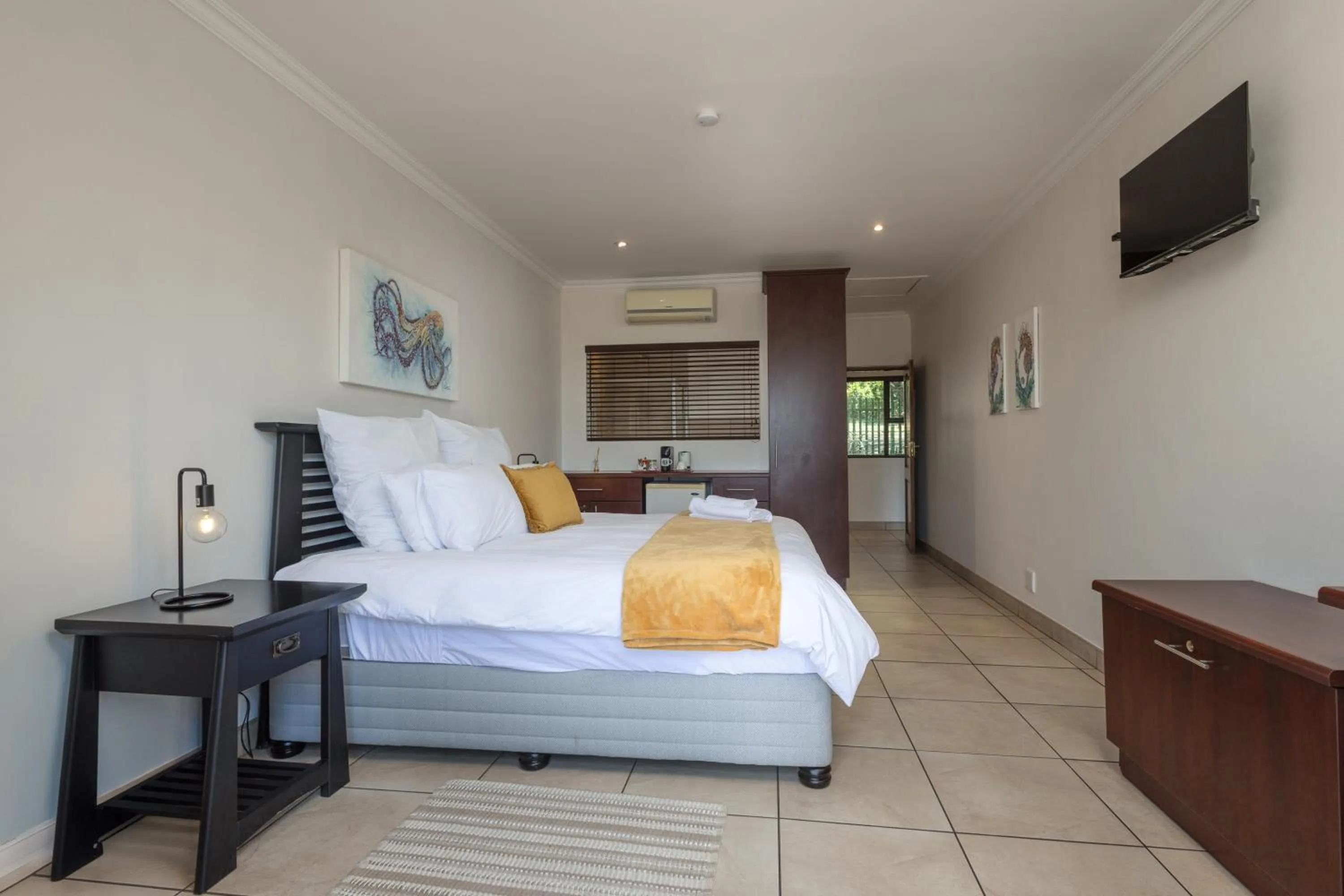 TV and multimedia, Bed in Kitesview Bed and Breakfast