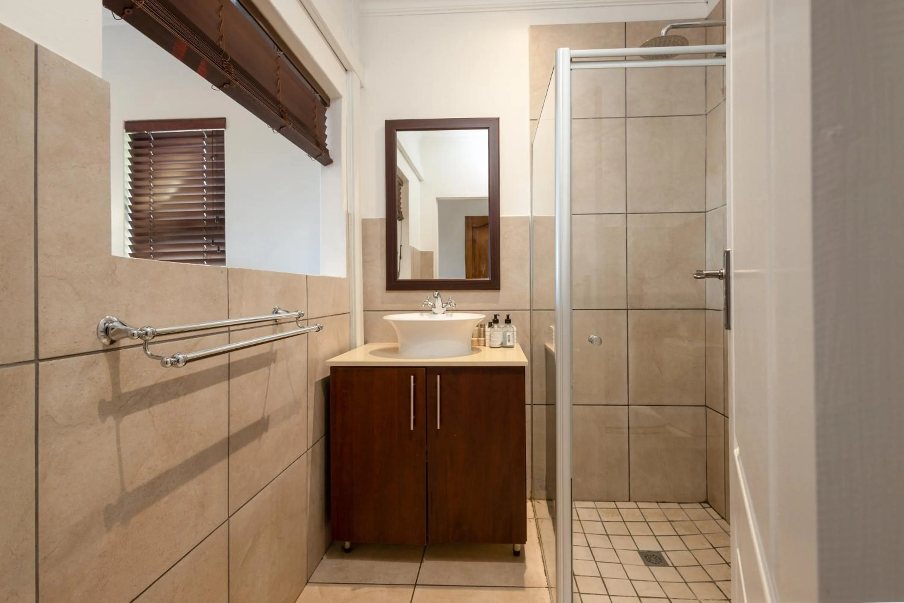 Shower in Kitesview Bed and Breakfast