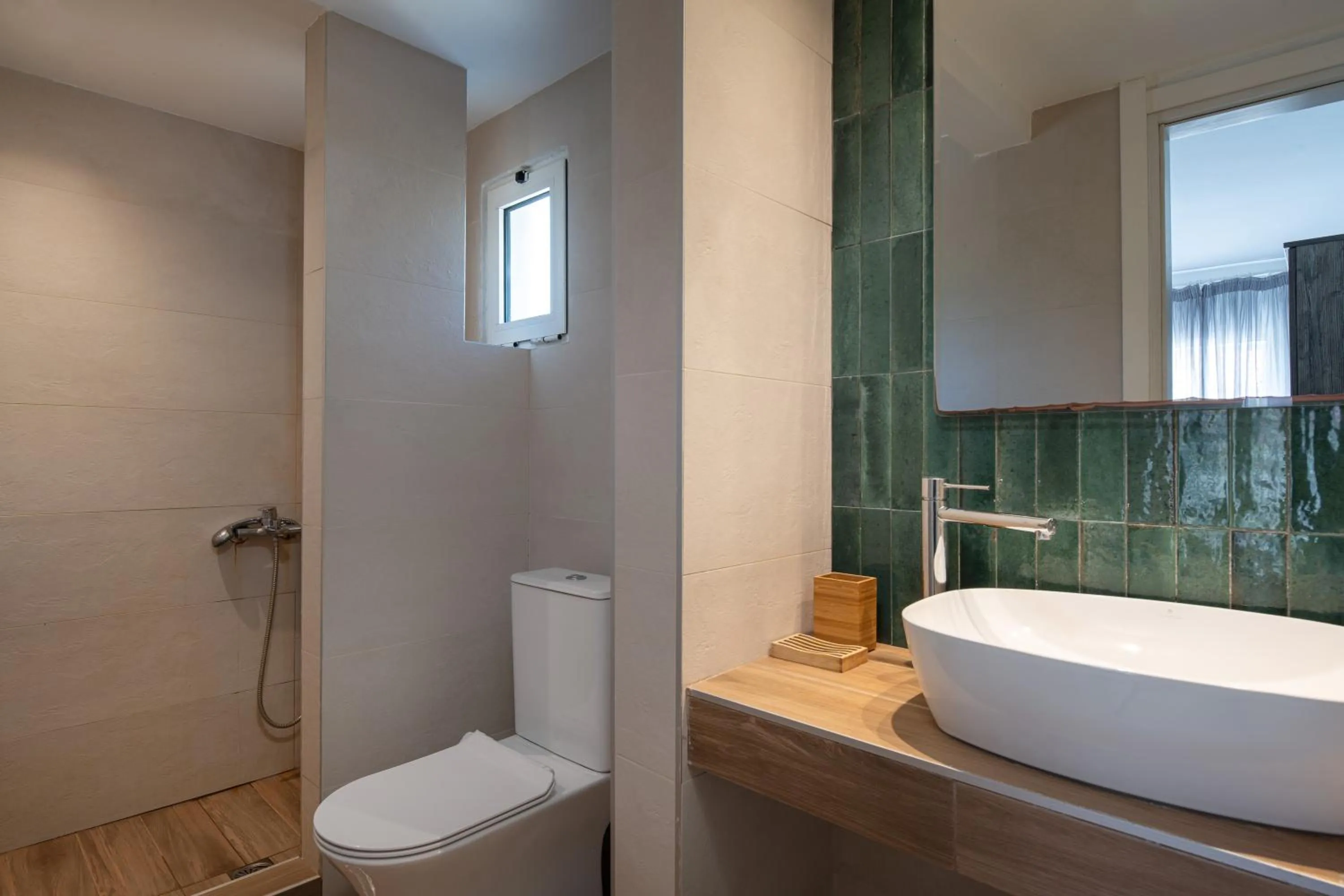 Shower in Haus Risos Next Generation