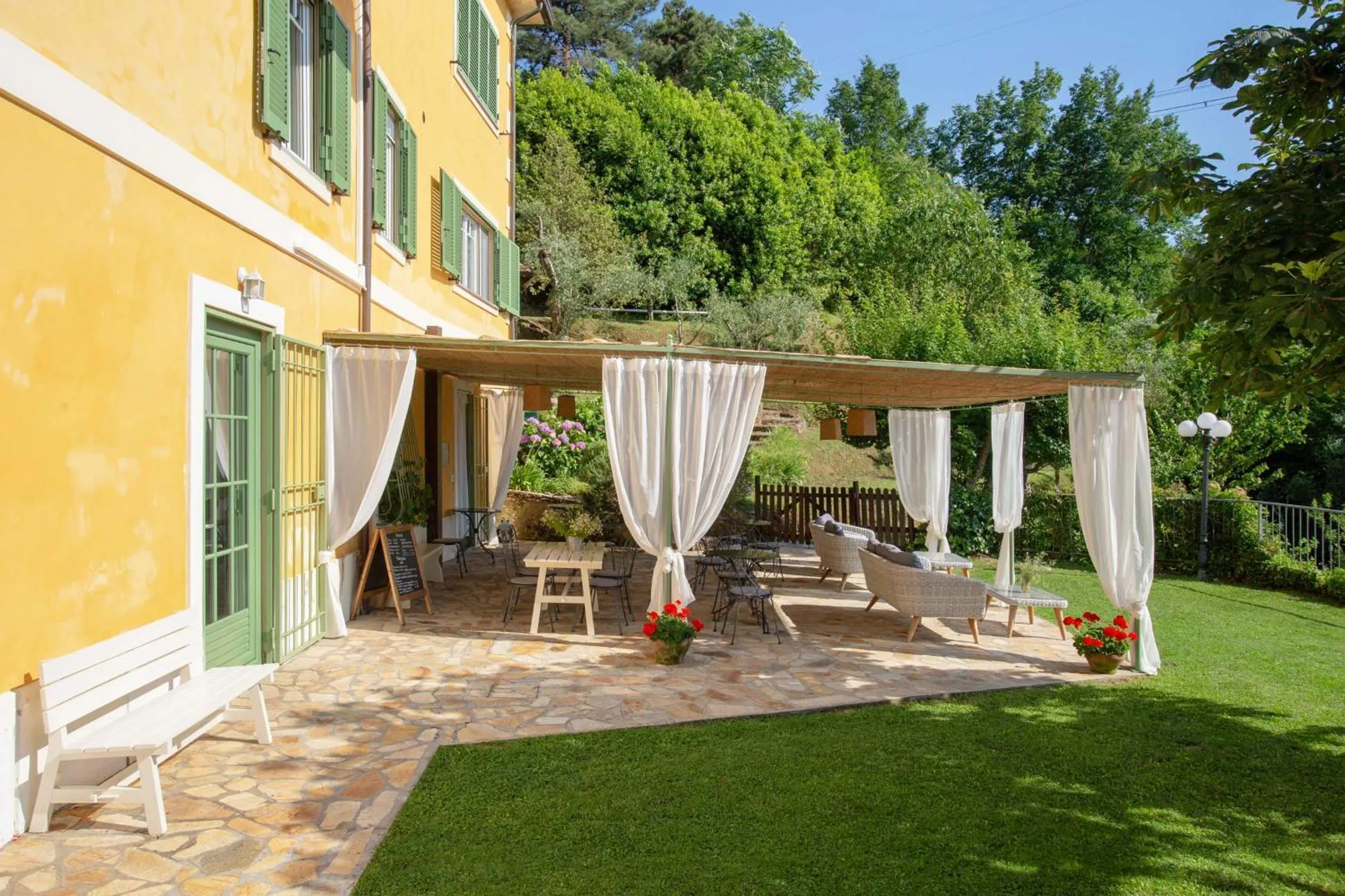 Property building in Villa Borgovecchio B&B