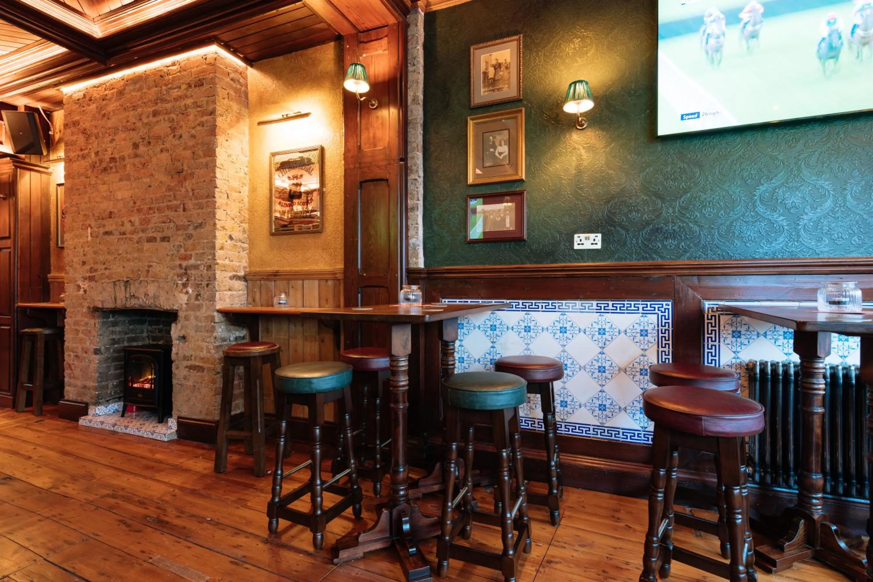 The Crown Pub & Guesthouse